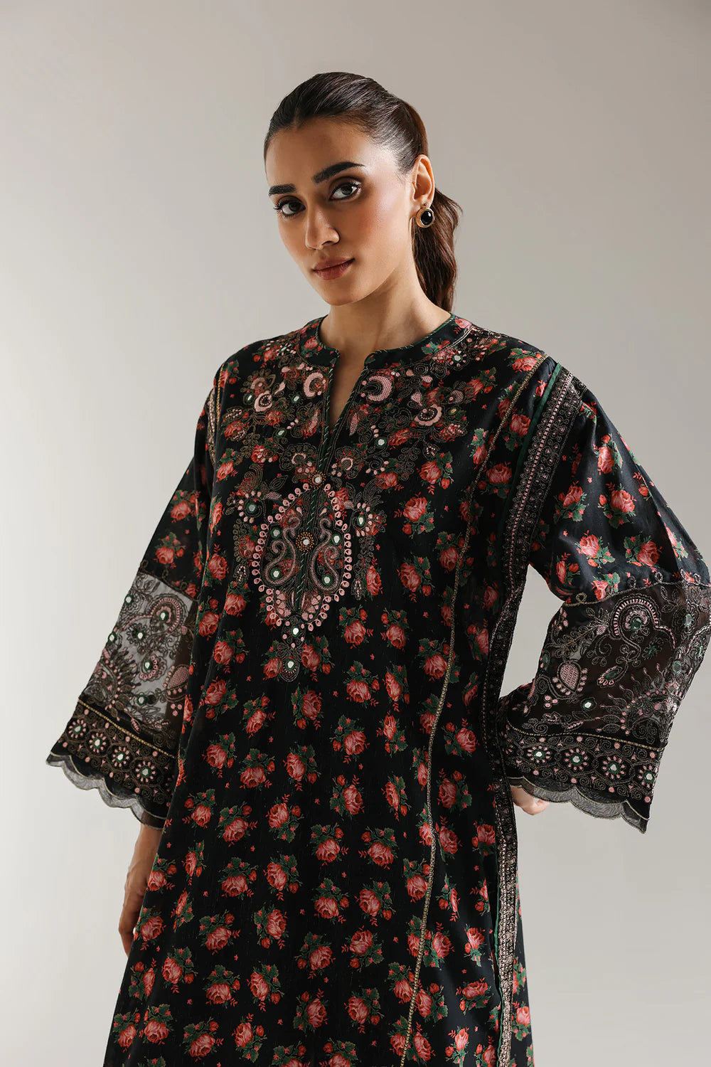 EMBROIDRED SUIT