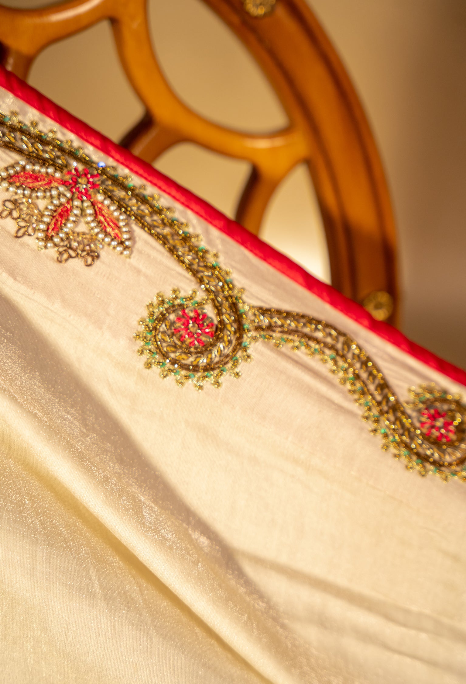 Vashah Amber Shawl - Hand Embroidered Chiffon Shawl - Shopping Karado