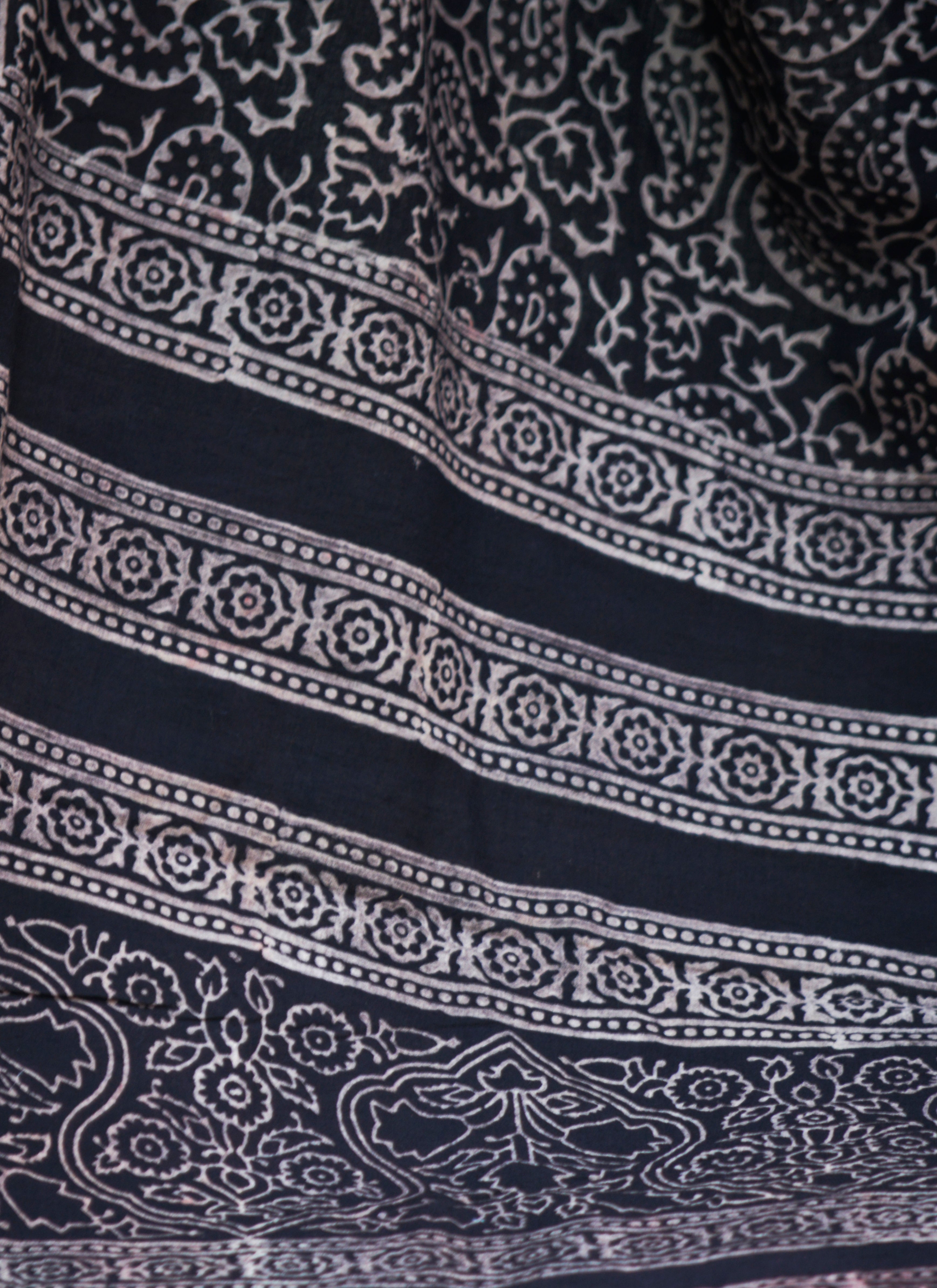 Organic Dye Hand Block Printed Ajrak Chaadar Chinar Leaf – Black (Cotton) | Ajrak Design Dress Wrap