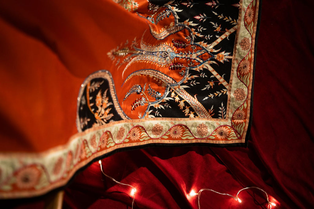 Vashah Durreh Shawl - Hand Embroidered Raw Silk Shawl - Shopping Karado