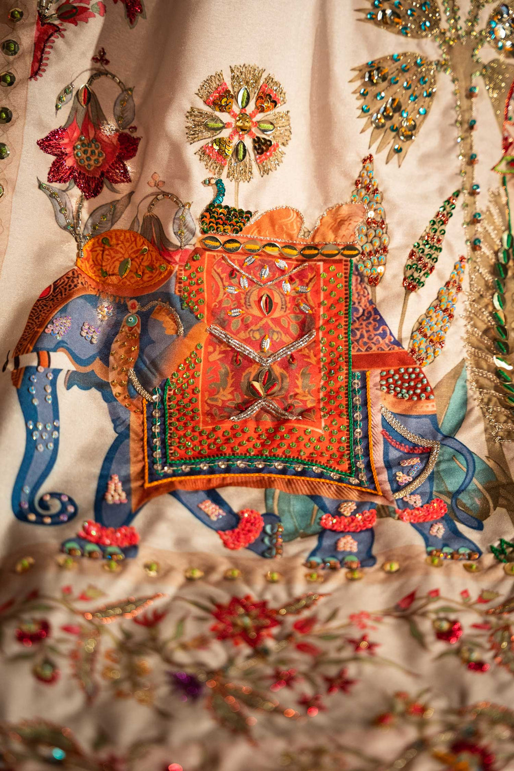 Vashah Lahore Fort - Hand Embroidered Raw Silk Shawl - Shopping Karado