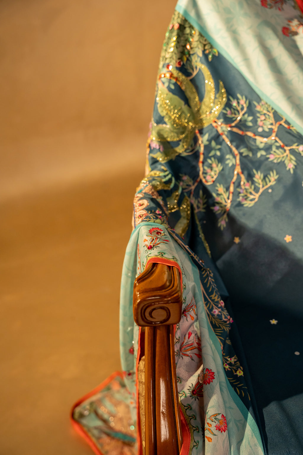 Vashah Shahjahan - Hand Embroidered Raw Silk Shawl - Shopping Karado