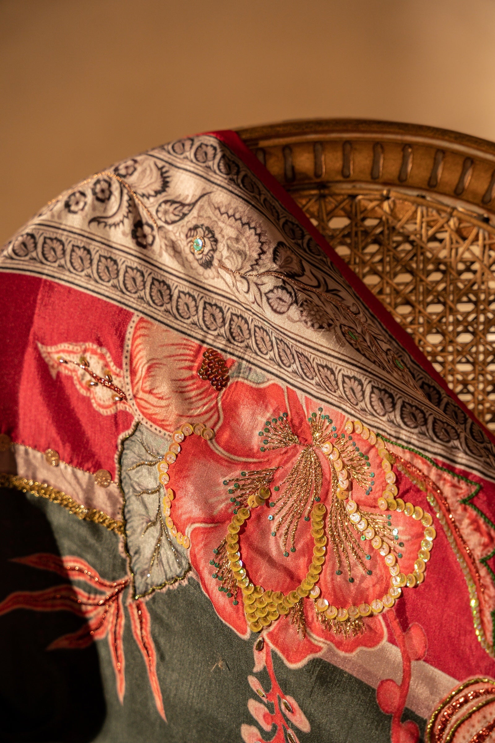 Buy Pihu Shawl Online - Vashah Handcrafted Shawl - Shopping Karado