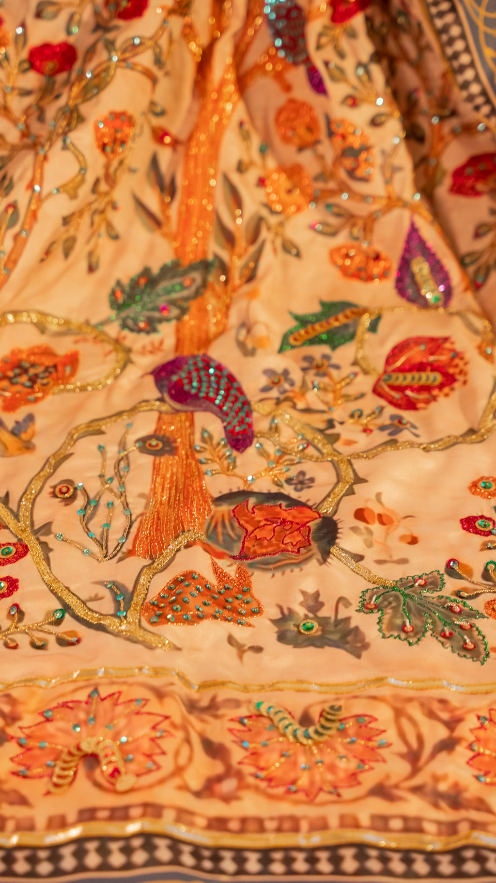 Buy Baagh-II Online - Vashah Handcrafted Shawl - Shopping Karado