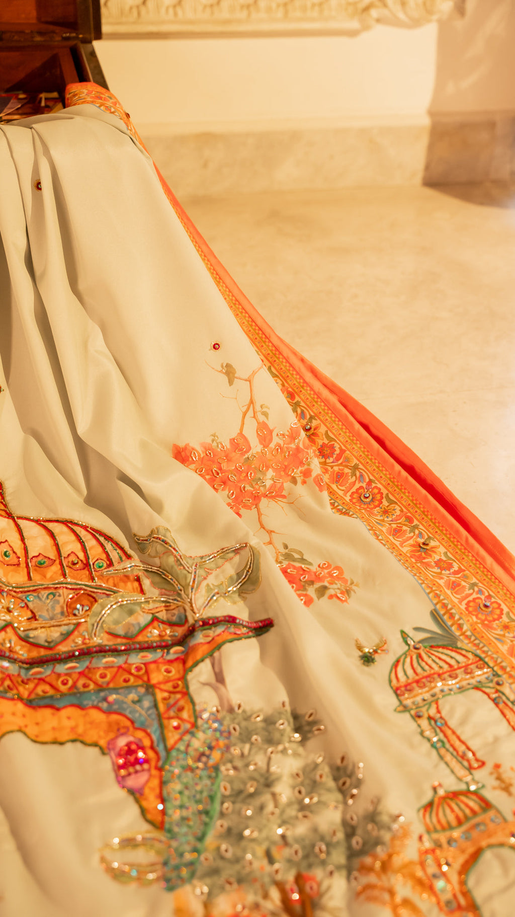 Vashah Mehraab - Hand Embroidered Raw Silk Shawl - Shopping Karado