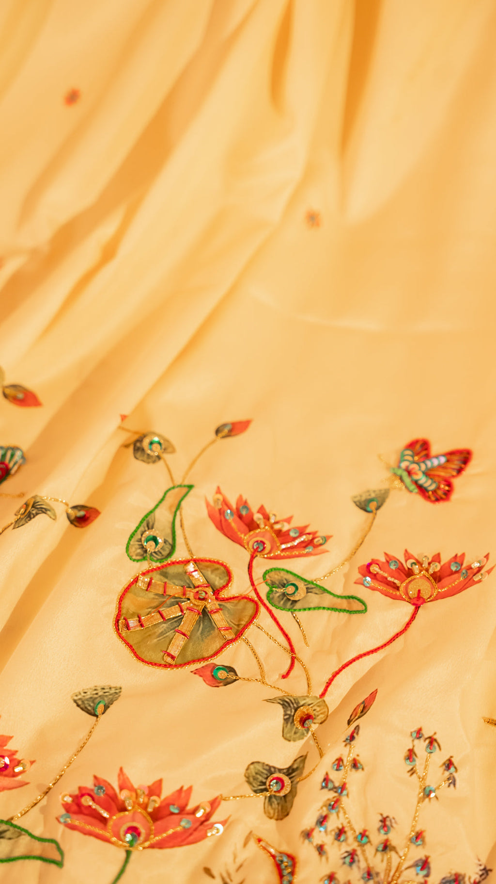Buy Mehraab Online - Vashah Handcrafted Shawl - Shopping Karado