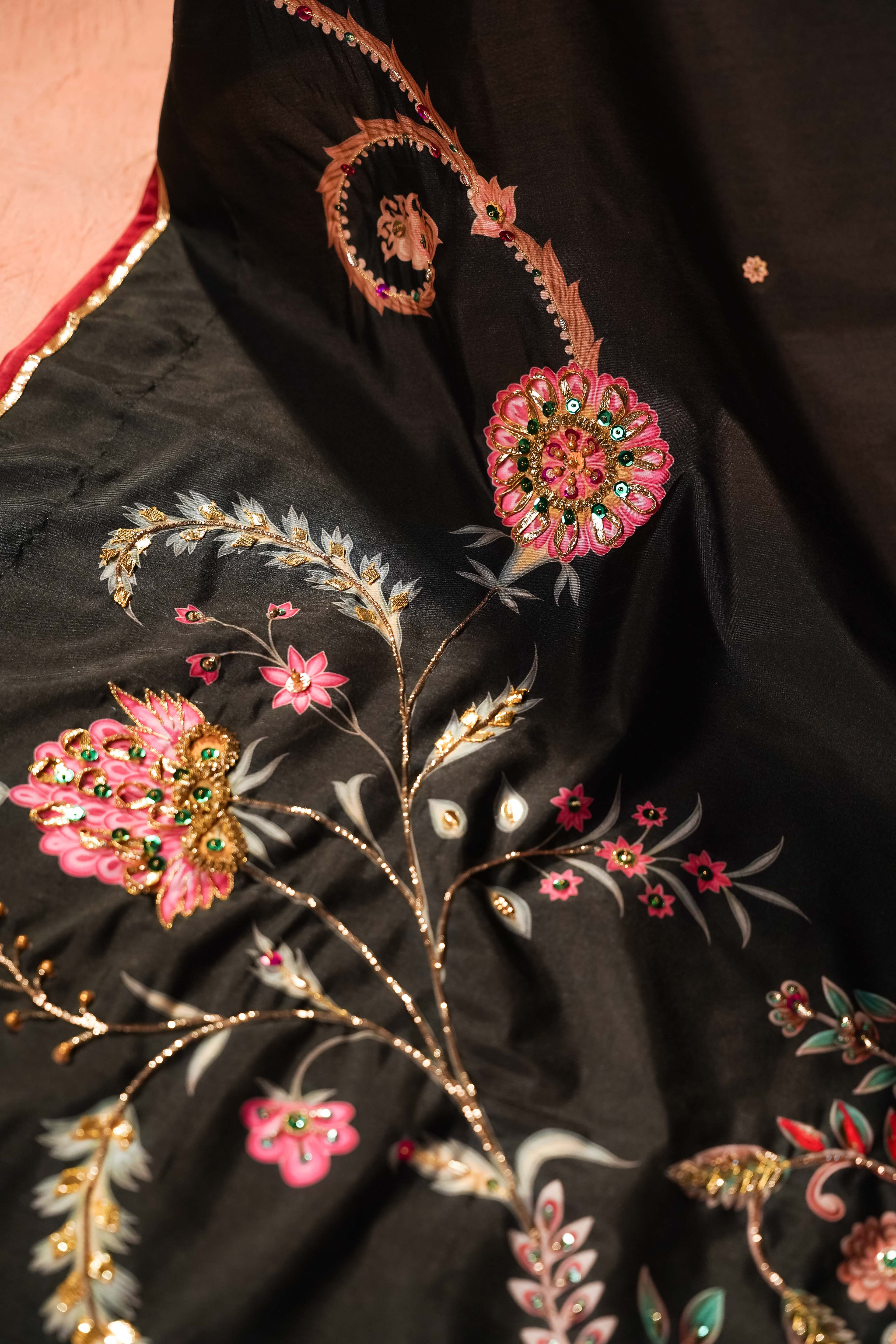 Buy Shabaab Online - Vashah Handcrafted Shawl - Shopping Karado