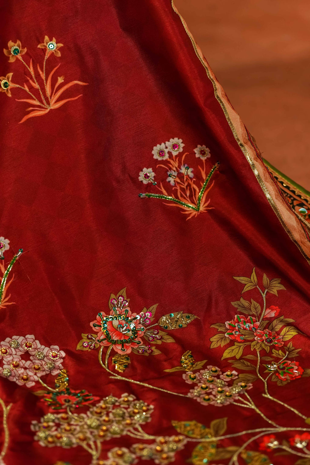 Buy Laali Online - Vashah Handcrafted Shawl - Shopping Karado