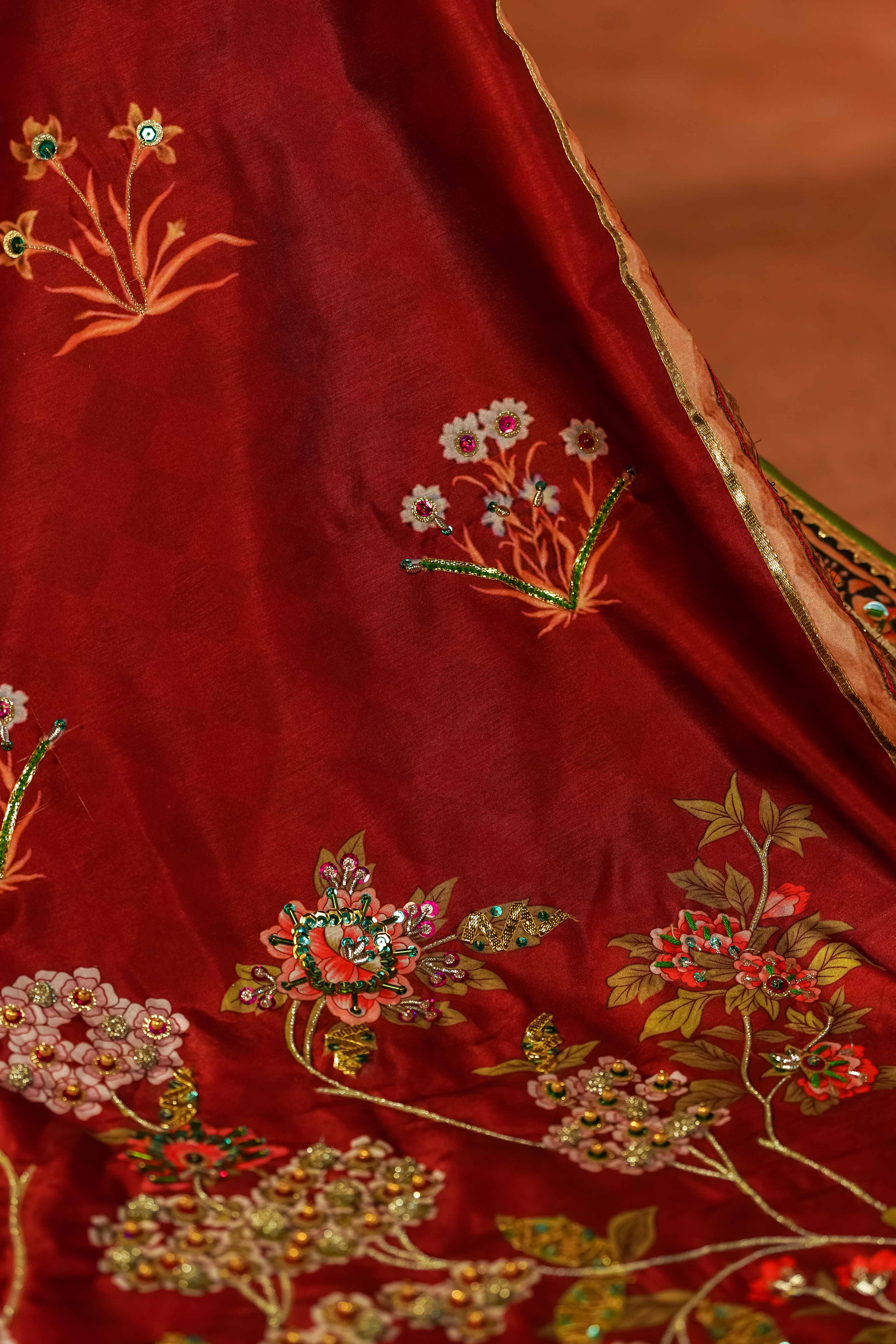 Buy Laali Online - Vashah Handcrafted Shawl - Shopping Karado