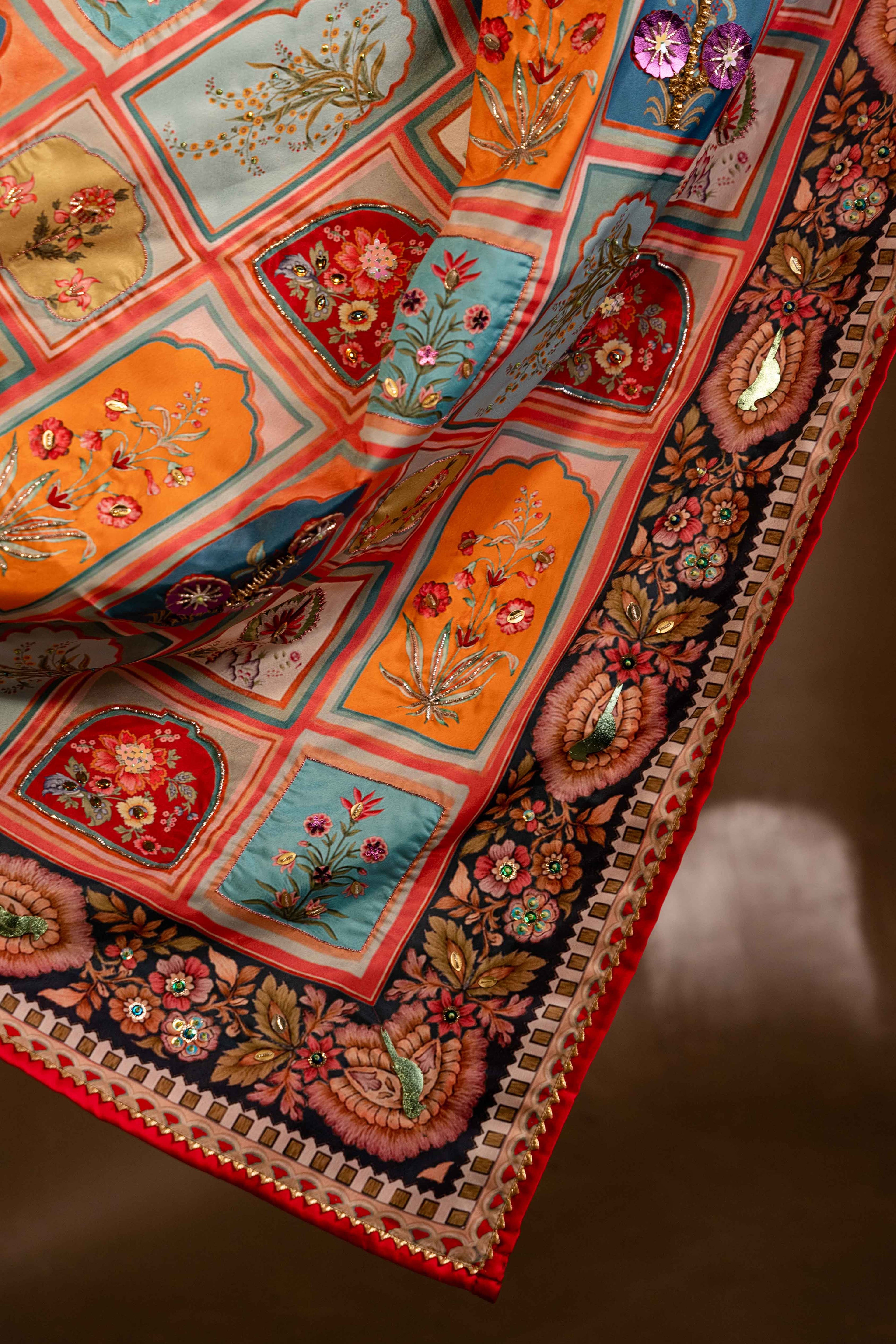 Vashah Gul-e-Zar - Hand Embroidered Raw Silk Shawl - Shopping Karado