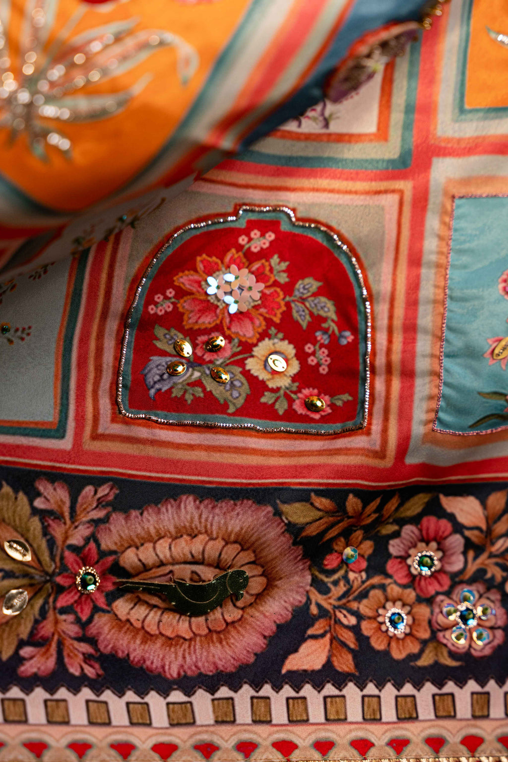 Gul-e-Zar Detail View - Luxury Pakistani Shawl - shoppingkarado.com