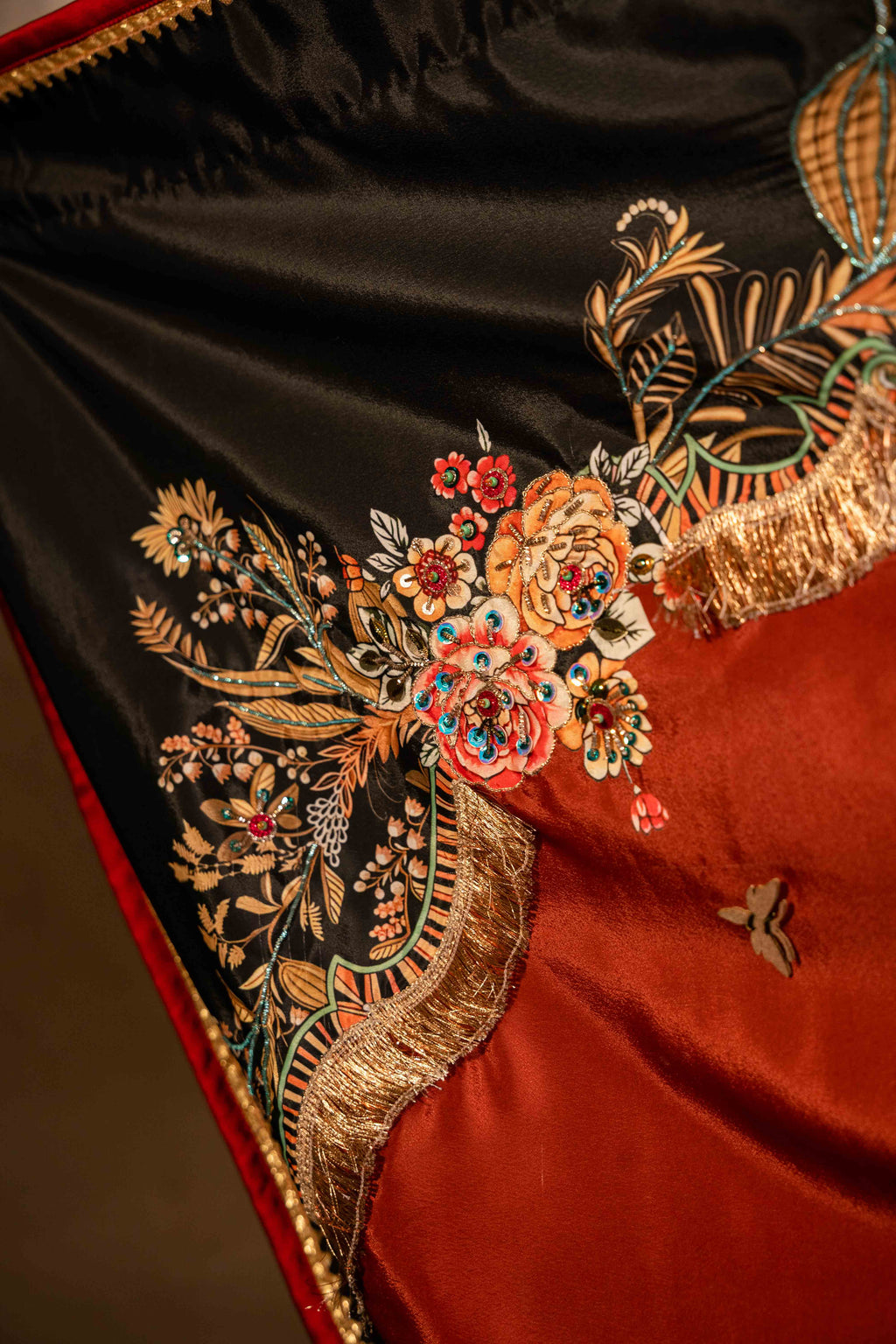 Bahar-e-Gul Detail View - Luxury Pakistani Shawl - shoppingkarado.com