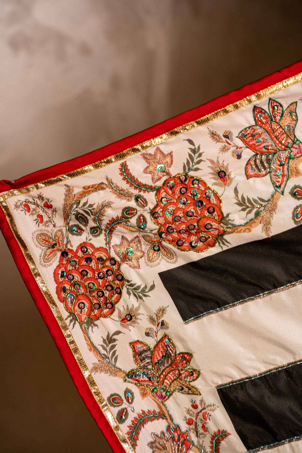 Buy Naqashi Online - Vashah Handcrafted Shawl - Shopping Karado