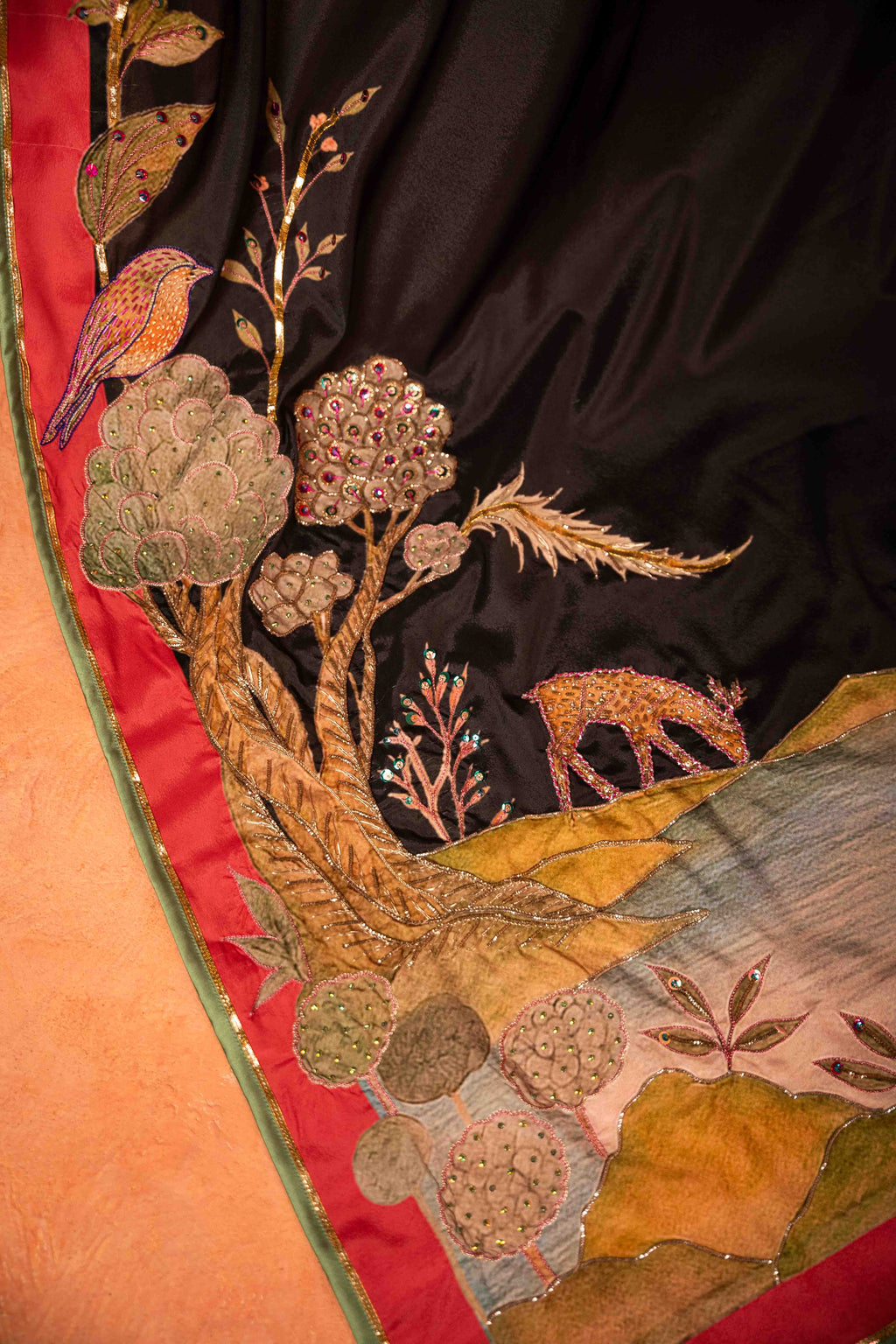 Buy Baagh e Noor Online - Vashah Handcrafted Shawl - Shopping Karado