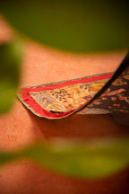 Vashah Baagh e Noor - Hand Embroidered Raw Silk Shawl - Shopping Karado