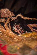 Baagh e Noor Detail View - Luxury Pakistani Shawl - shoppingkarado.com