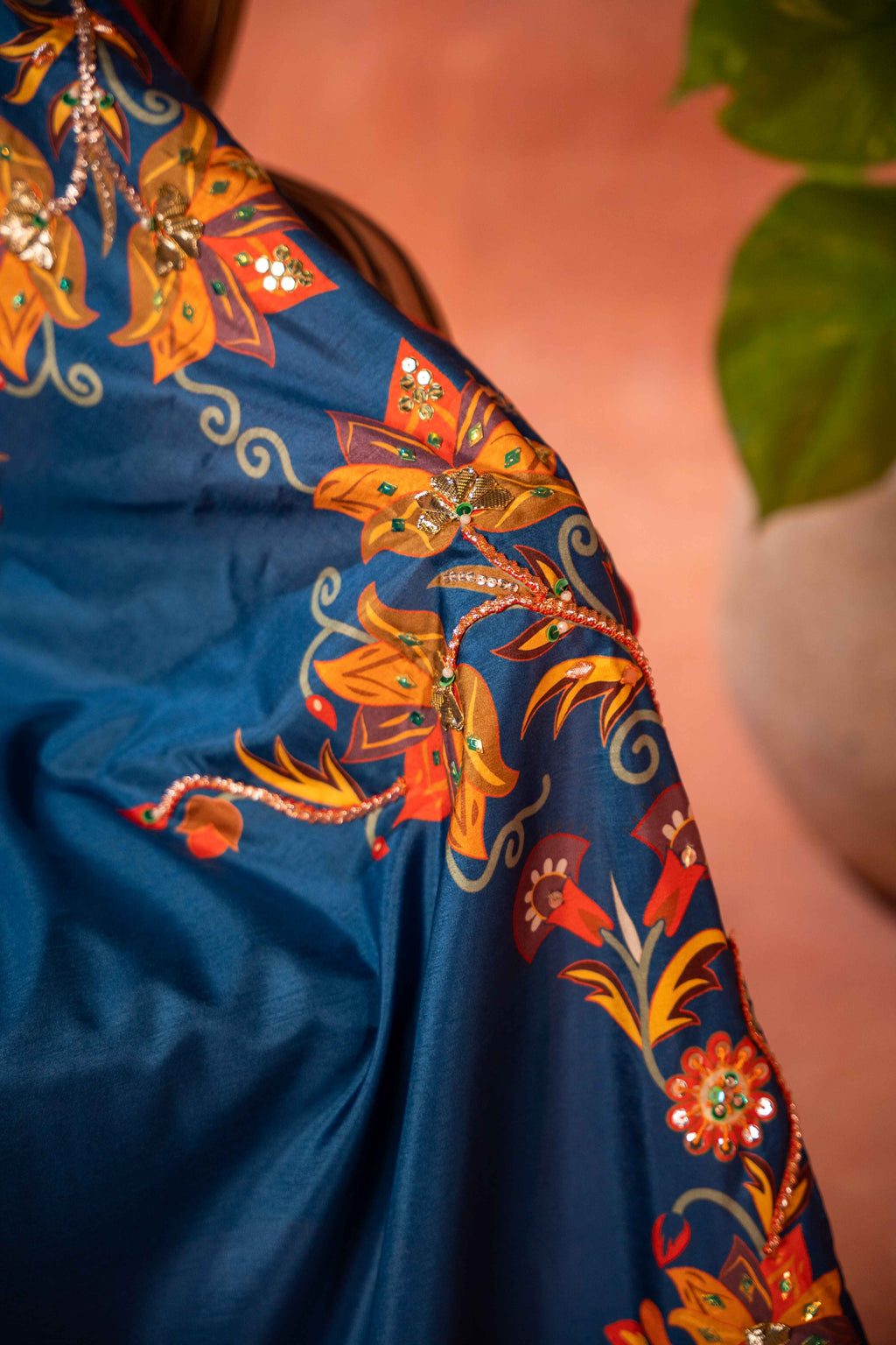 Vashah Sabaa - Hand Embroidered Raw Silk Shawl - Shopping Karado