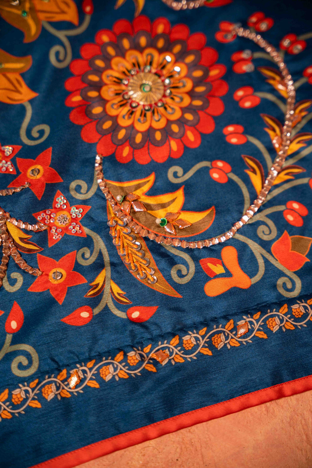 Buy Sabaa Online - Vashah Handcrafted Shawl - Shopping Karado