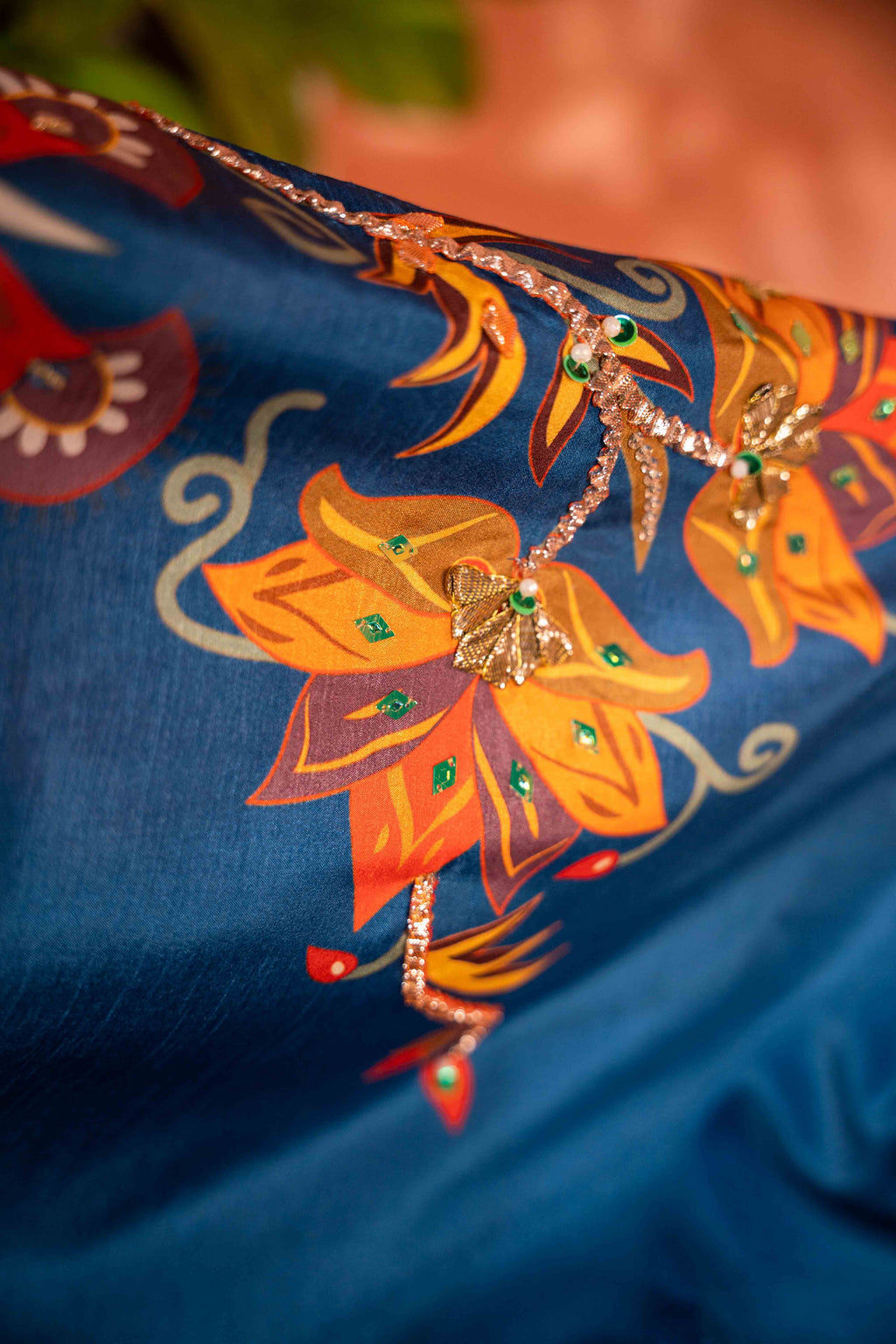 Buy Sabaa Online - Vashah Handcrafted Shawl - Shopping Karado