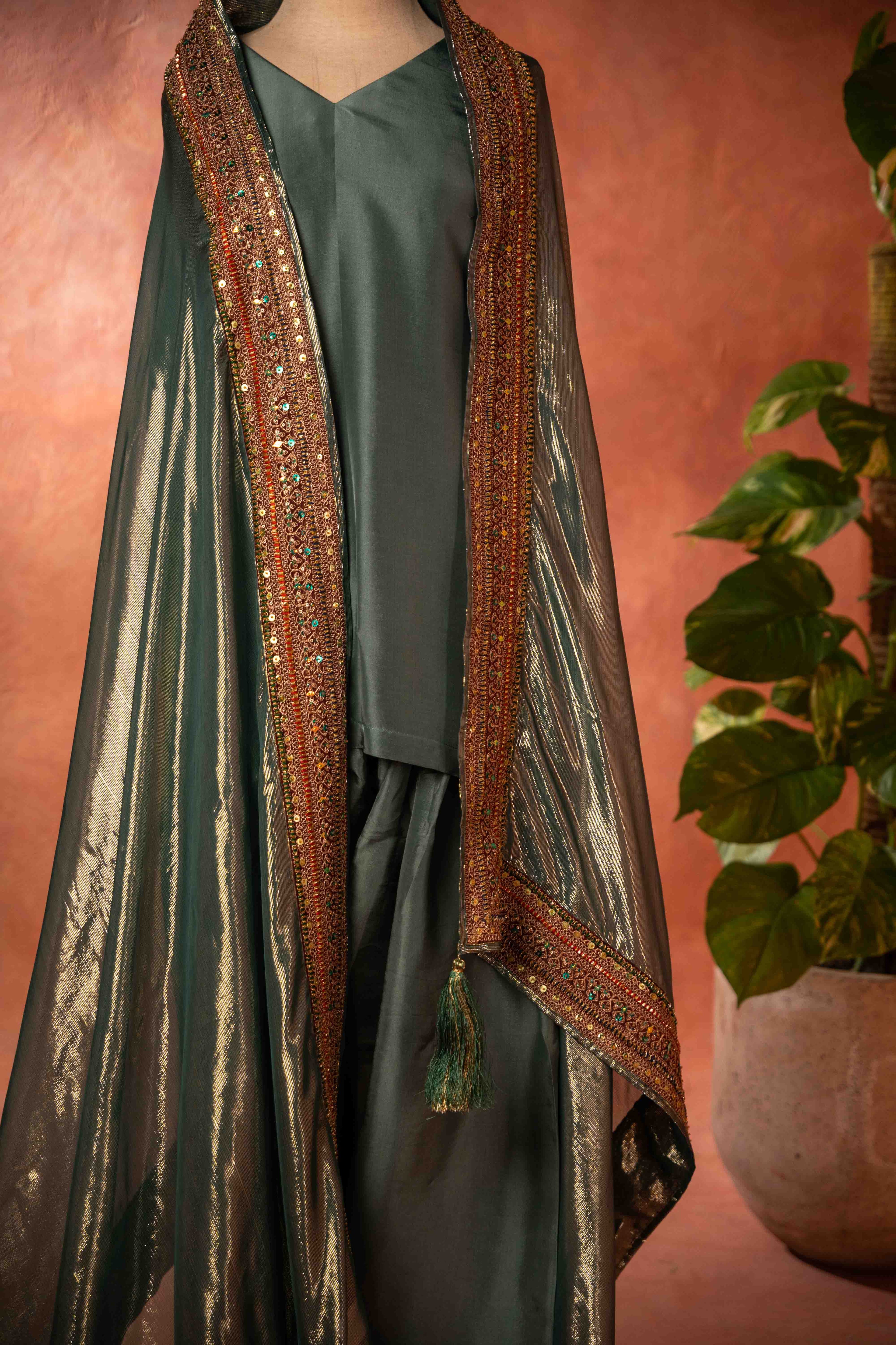 Gul Bano Shawl (Green) Detail View - Luxury Pakistani Shawl - shoppingkarado.com