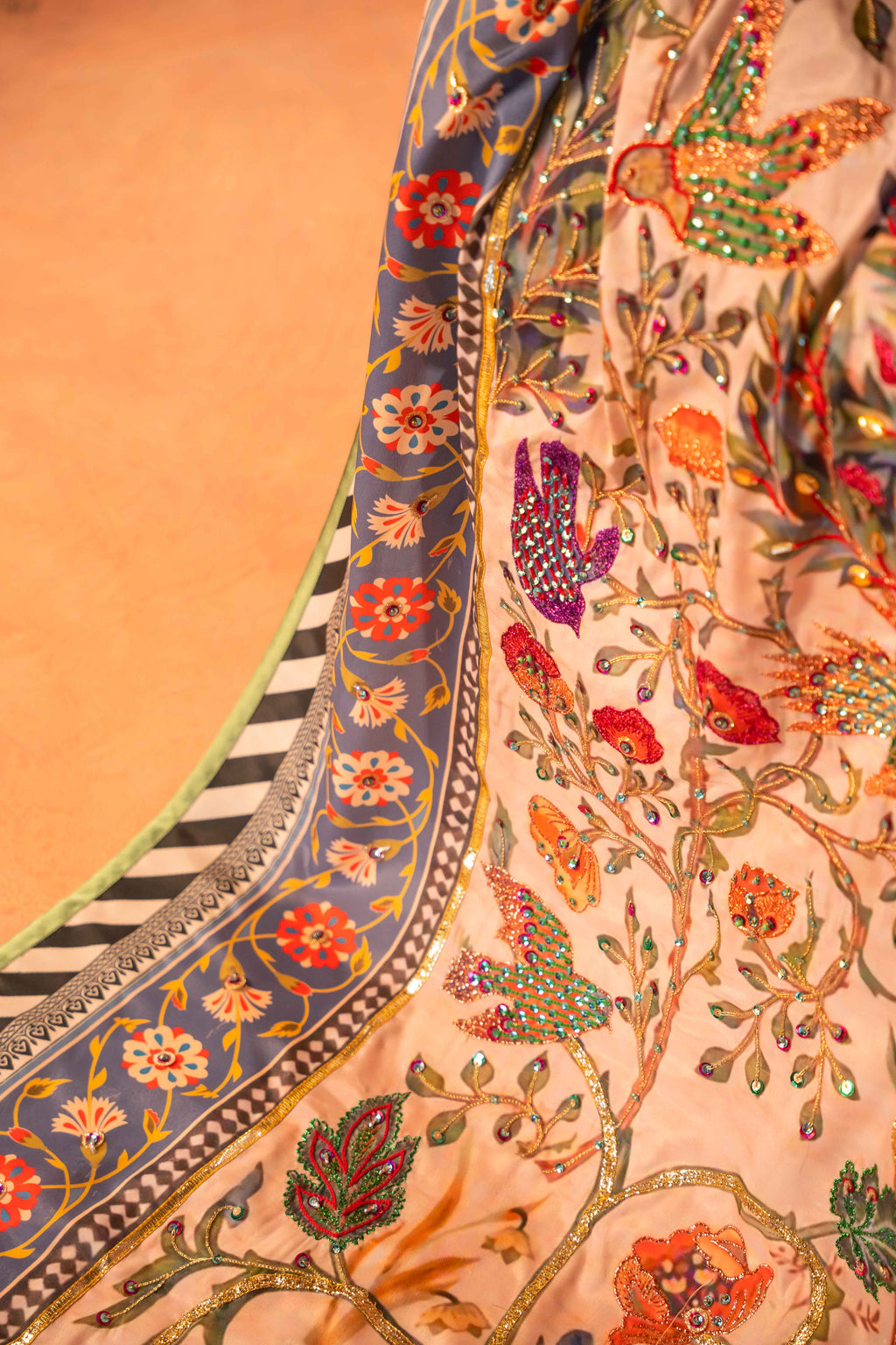 Vashah Baagh-II - Hand Embroidered Raw Silk Shawl - Shopping Karado