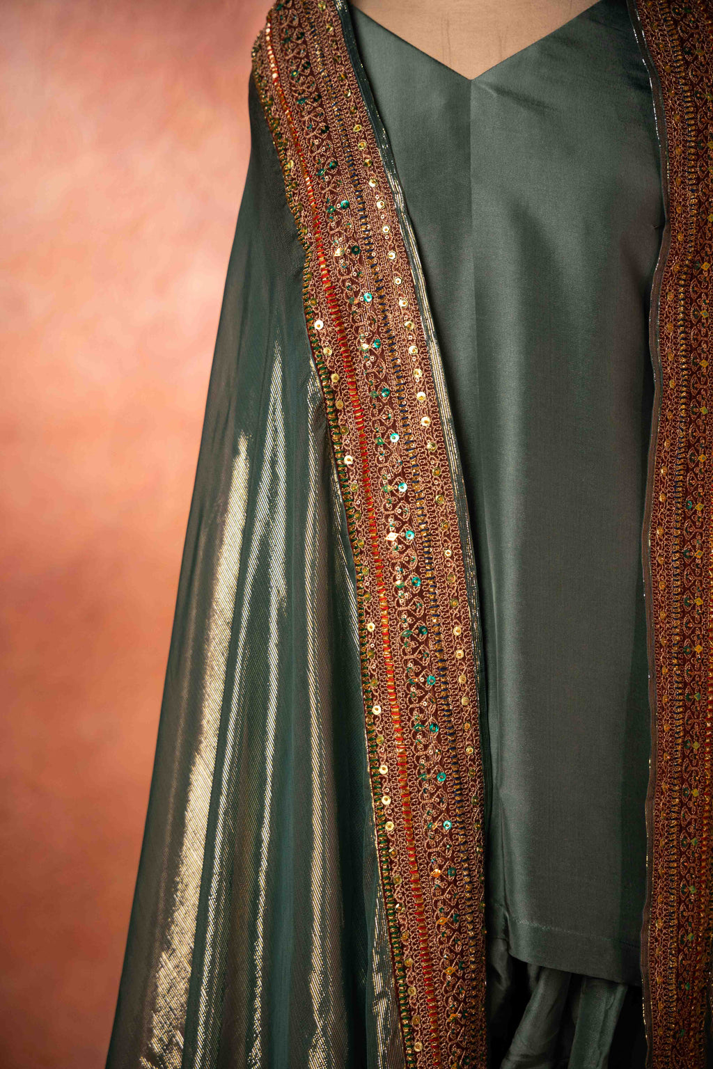 Gul Bano Shawl (Green) - Handcrafted Luxury Fabric Shawl by Vashah - Shopping Karado