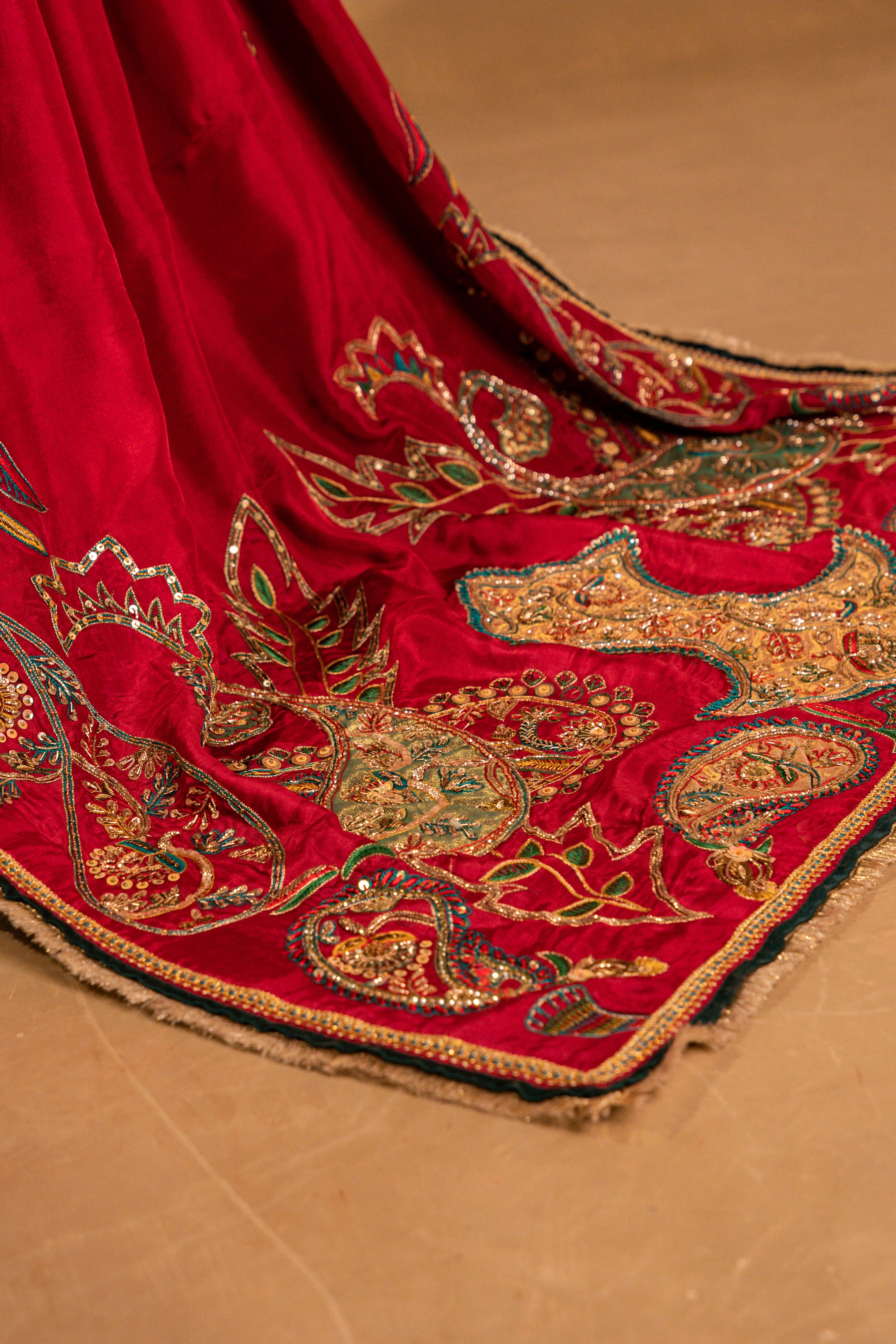 Buy Gul-e-Rani Online - Vashah Handcrafted Shawl - Shopping Karado