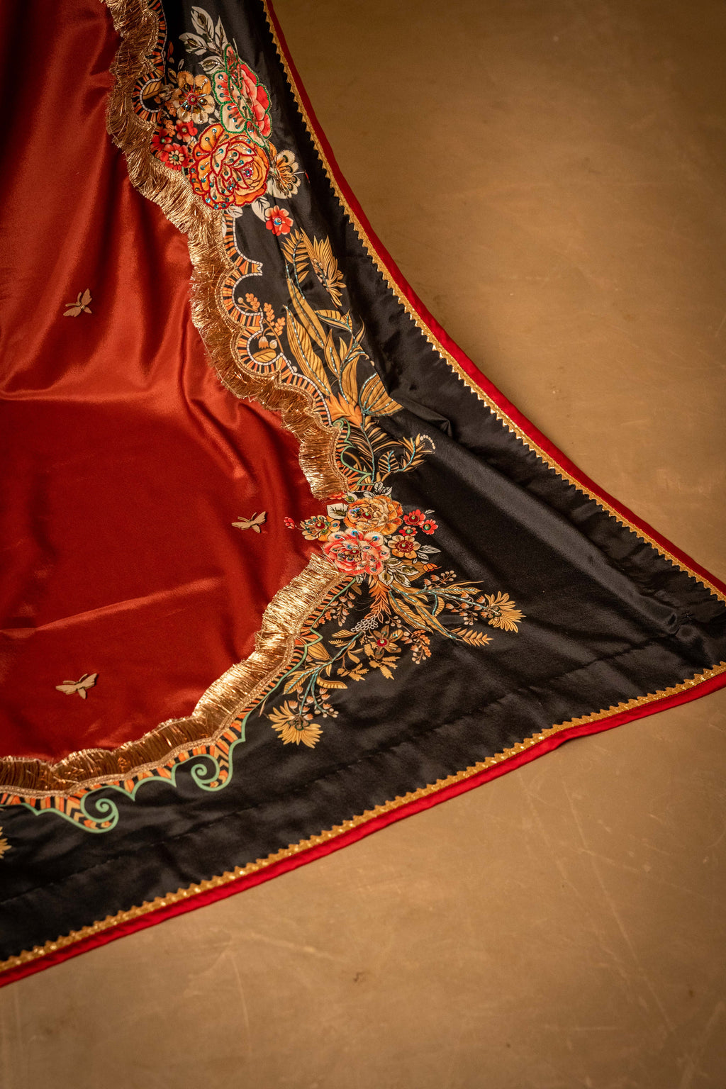 Buy Bahar-e-Gul Online - Vashah Handcrafted Shawl - Shopping Karado