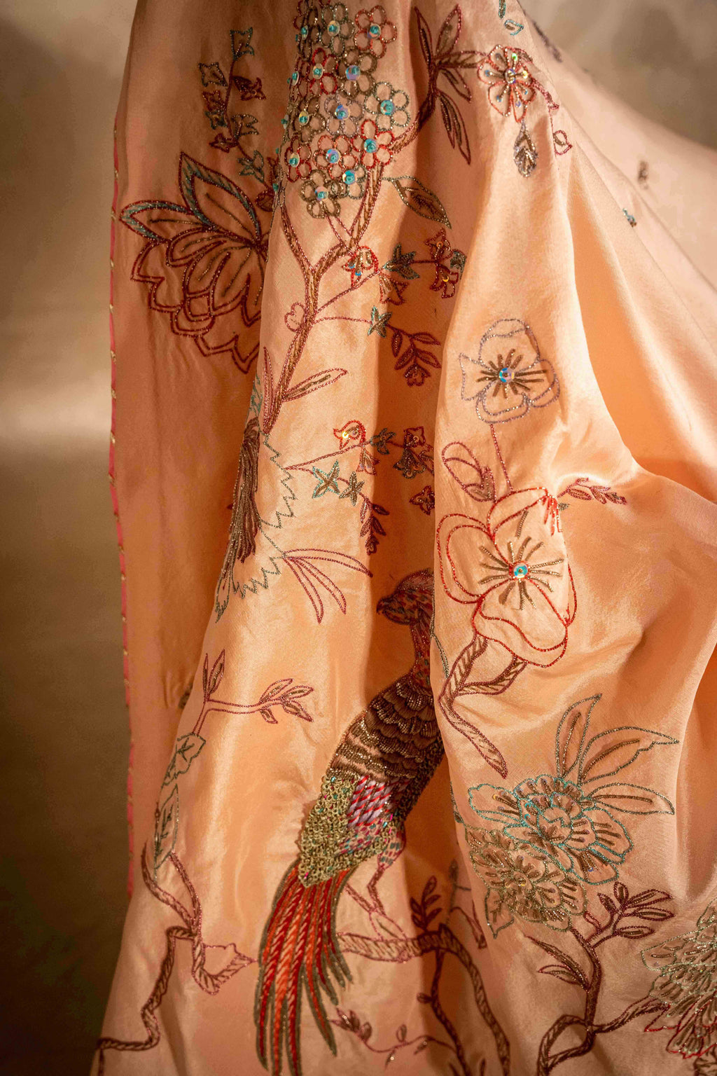 Buy Fakhta Online - Vashah Handcrafted Shawl - Shopping Karado