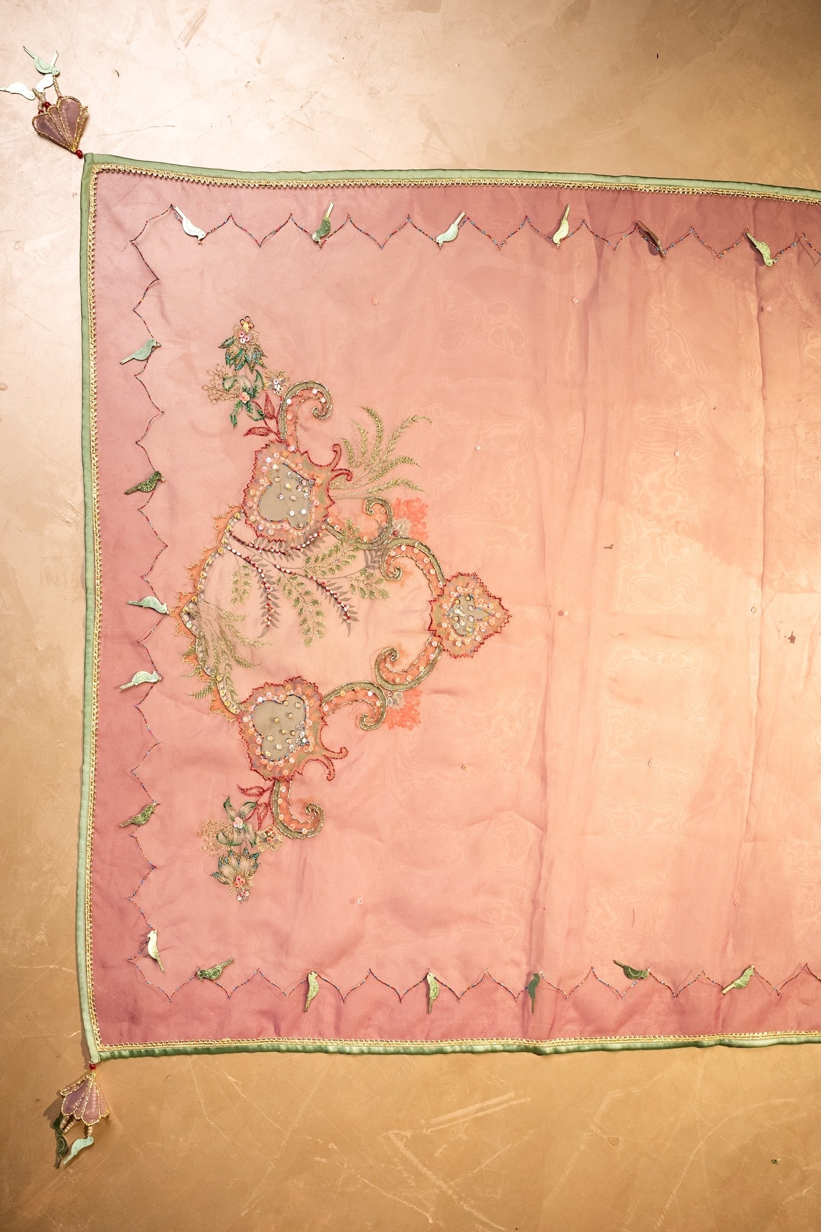 Baraadari Shawl Detail View - Luxury Pakistani Shawl - shoppingkarado.com