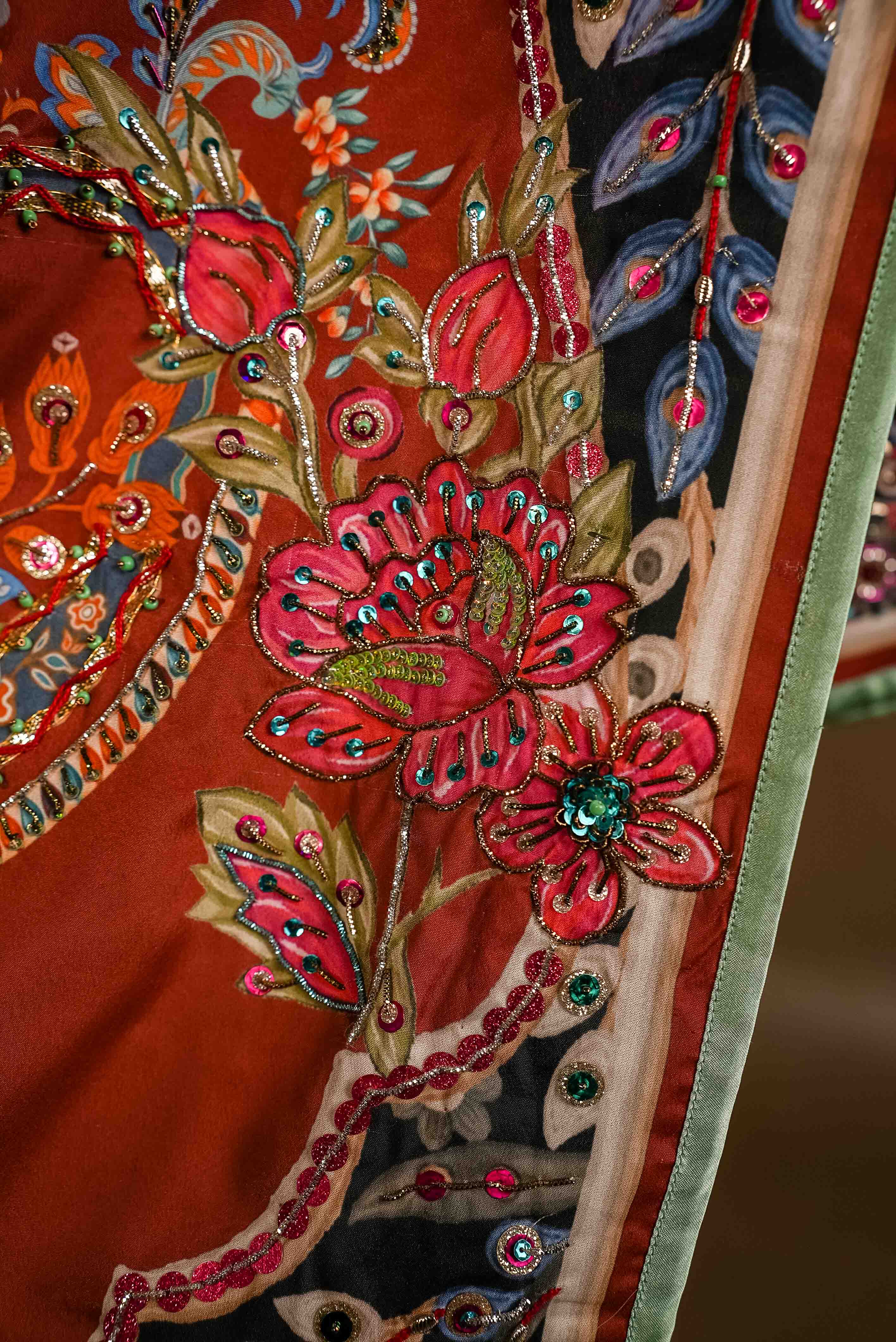 Sunehri Mitti - Handcrafted Silk Shawl by Vashah - Shopping Karado