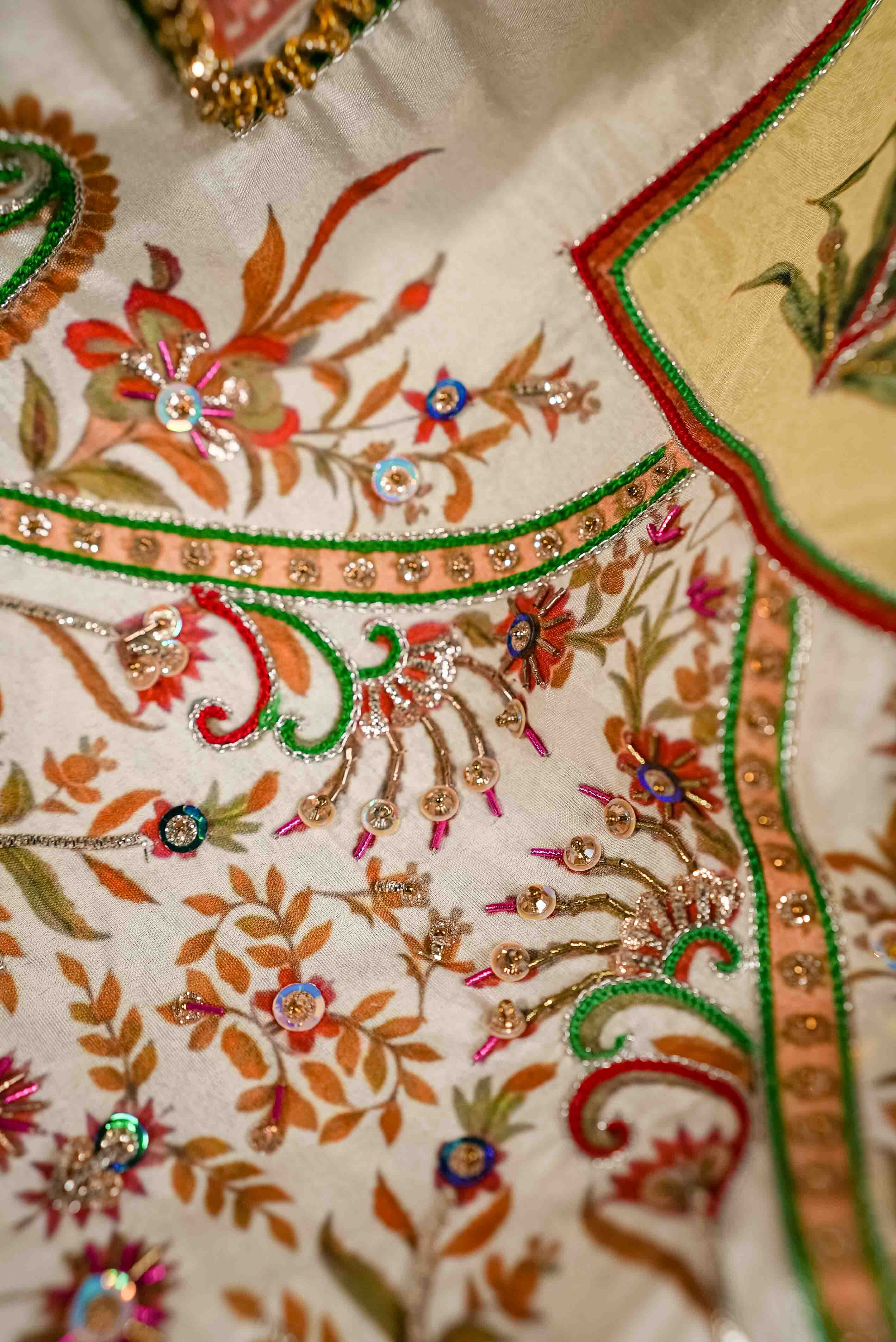 Vashah Amaranth Bagh - Hand Embroidered Raw Silk Shawl - Shopping Karado