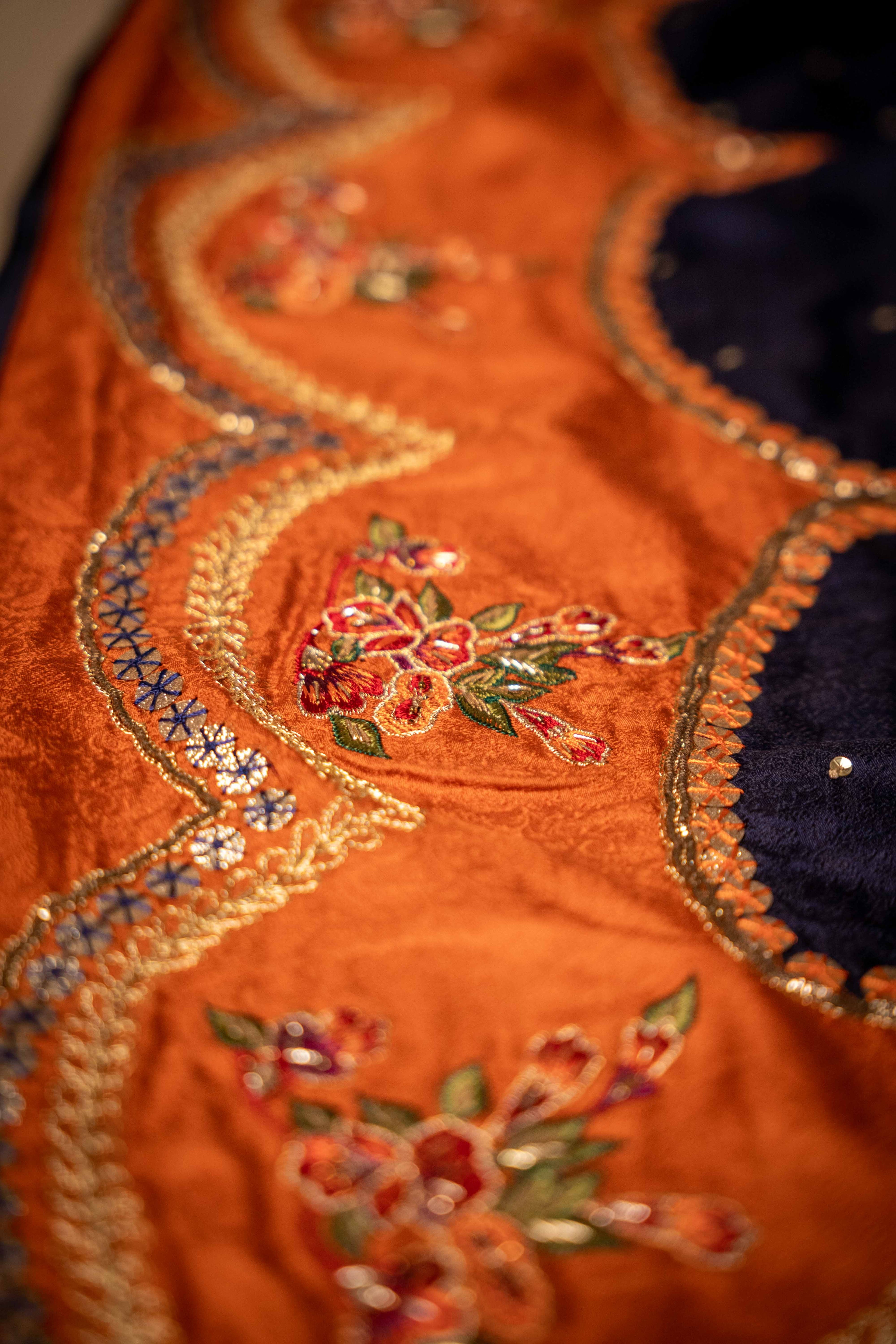 Nafees Detail View - Luxury Pakistani Shawl - shoppingkarado.com