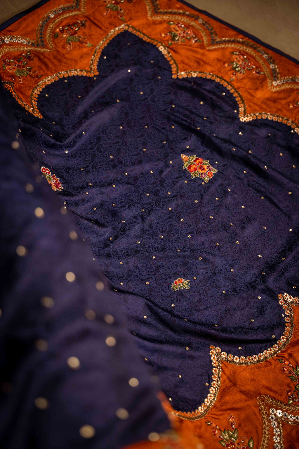 Buy Nafees Online - Vashah Handcrafted Shawl - Shopping Karado