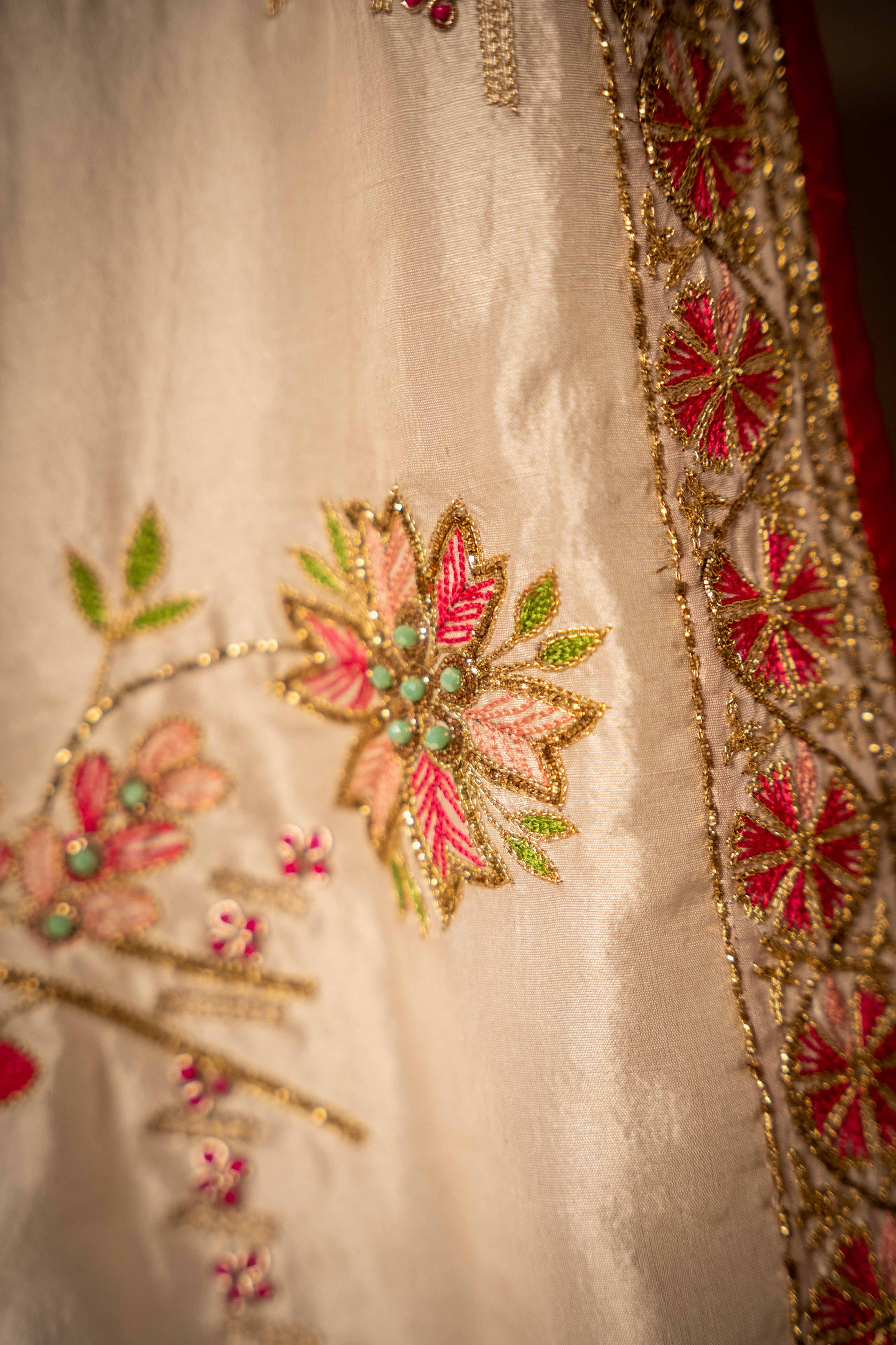 Vashah Chintz White - Hand Embroidered Raw Silk Shawl - Shopping Karado