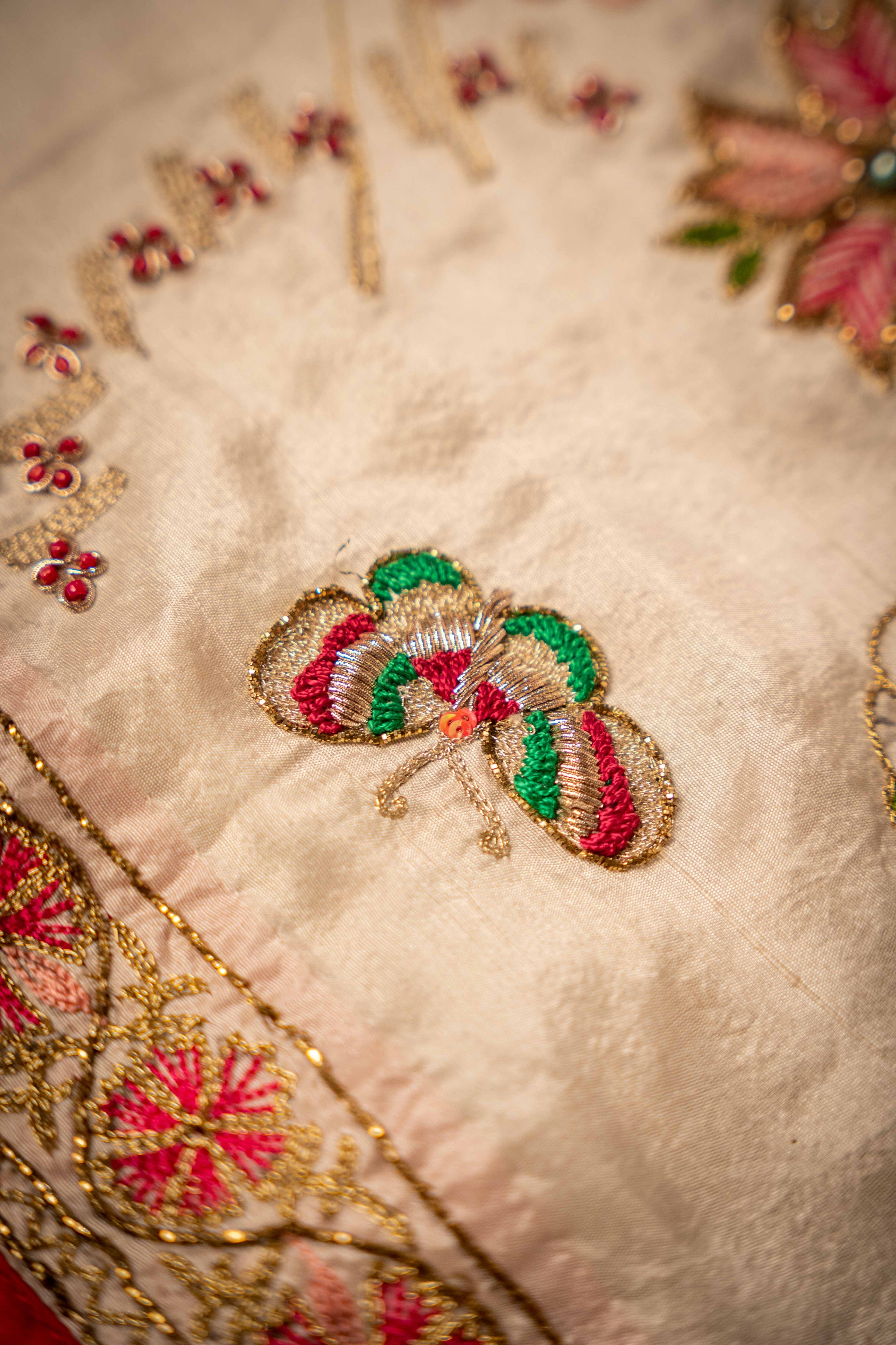 Buy Chintz White Online - Vashah Handcrafted Shawl - Shopping Karado
