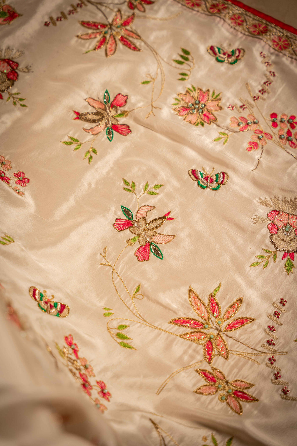 Vashah Chintz White - Hand Embroidered Raw Silk Shawl - Shopping Karado
