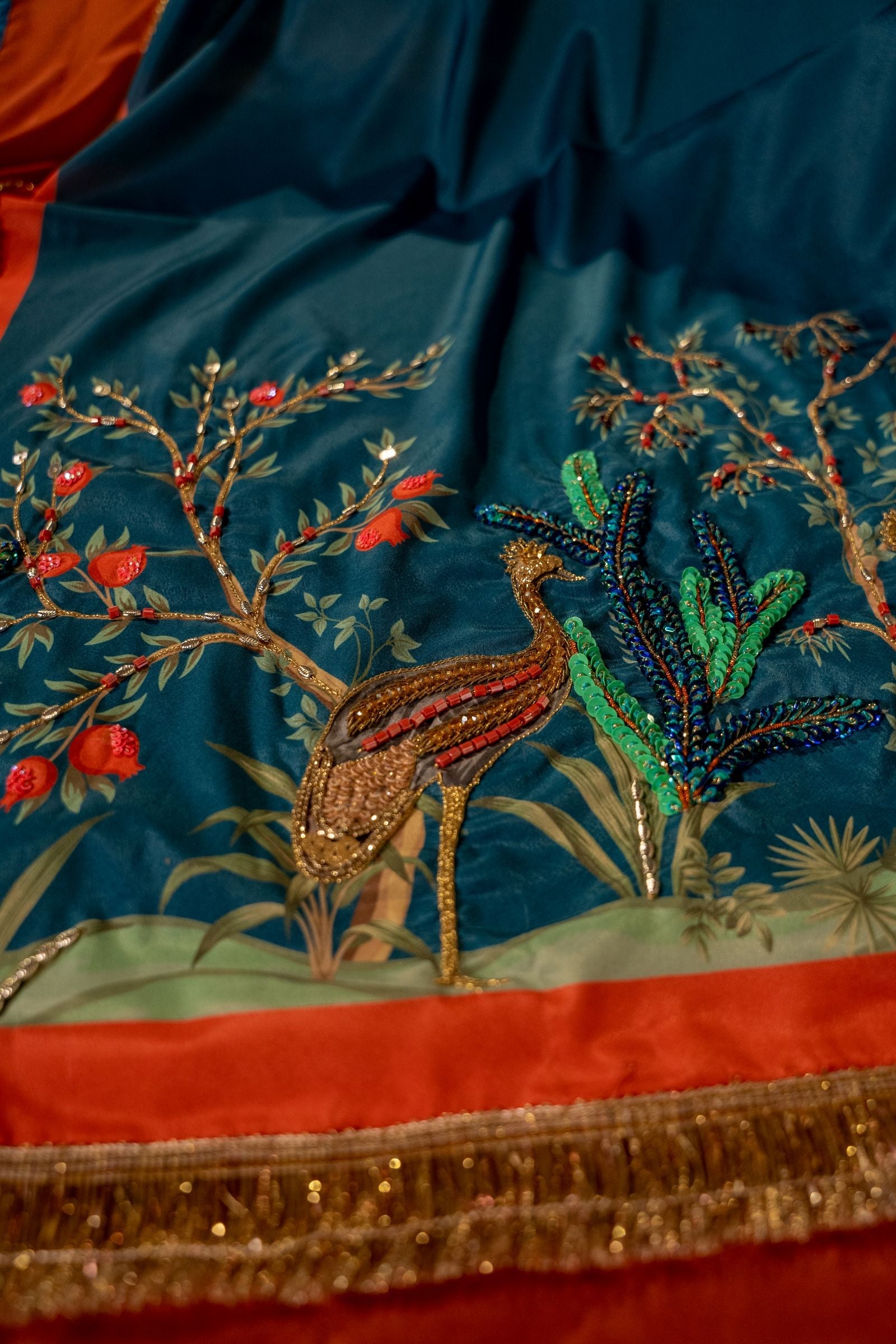 Vashah Taabeer - Hand Embroidered Raw Silk Shawl - Shopping Karado