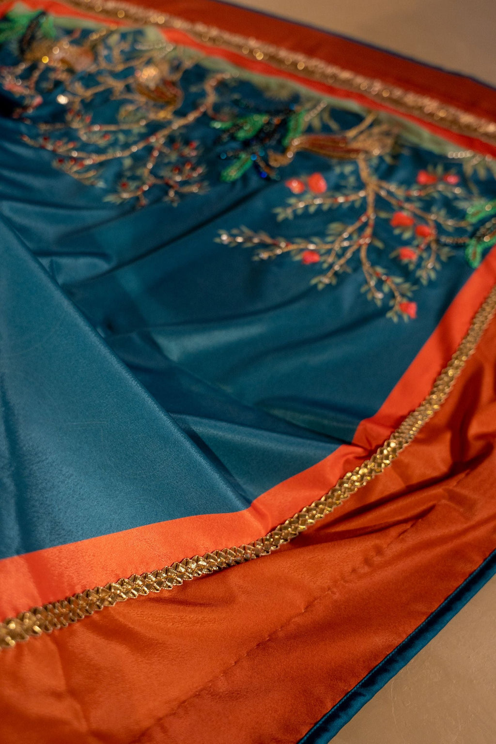 Taabeer Detail View - Luxury Pakistani Shawl - shoppingkarado.com