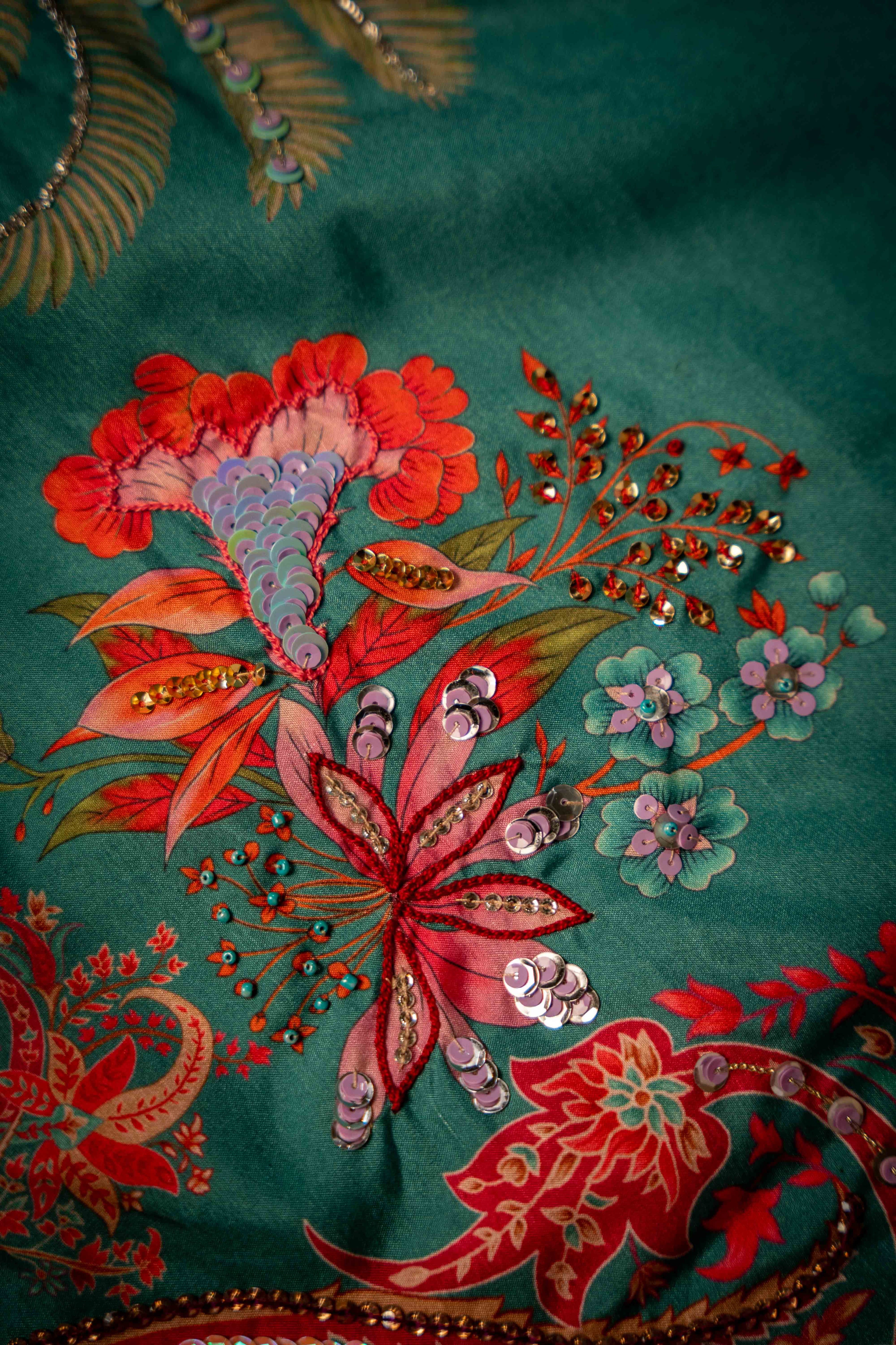 Vashah Jabee'n Dupatta - Hand Embroidered Raw Silk Shawl - Shopping Karado