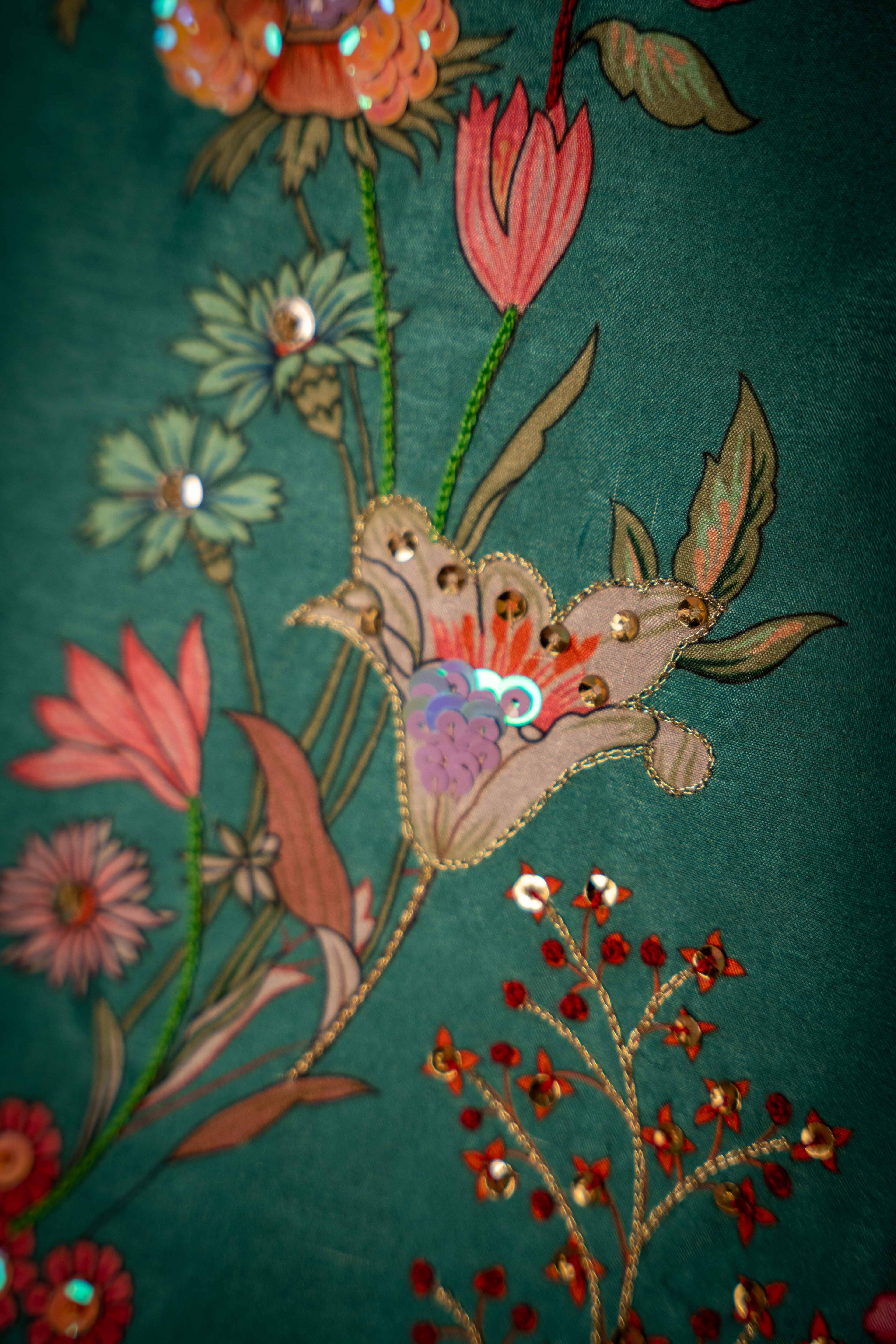 Vashah Jabee'n Dupatta - Hand Embroidered Raw Silk Shawl - Shopping Karado