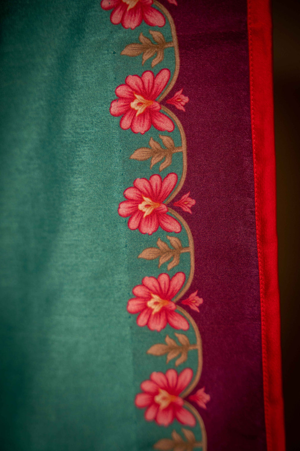Jabee'n Dupatta Detail View - Luxury Pakistani Shawl - shoppingkarado.com