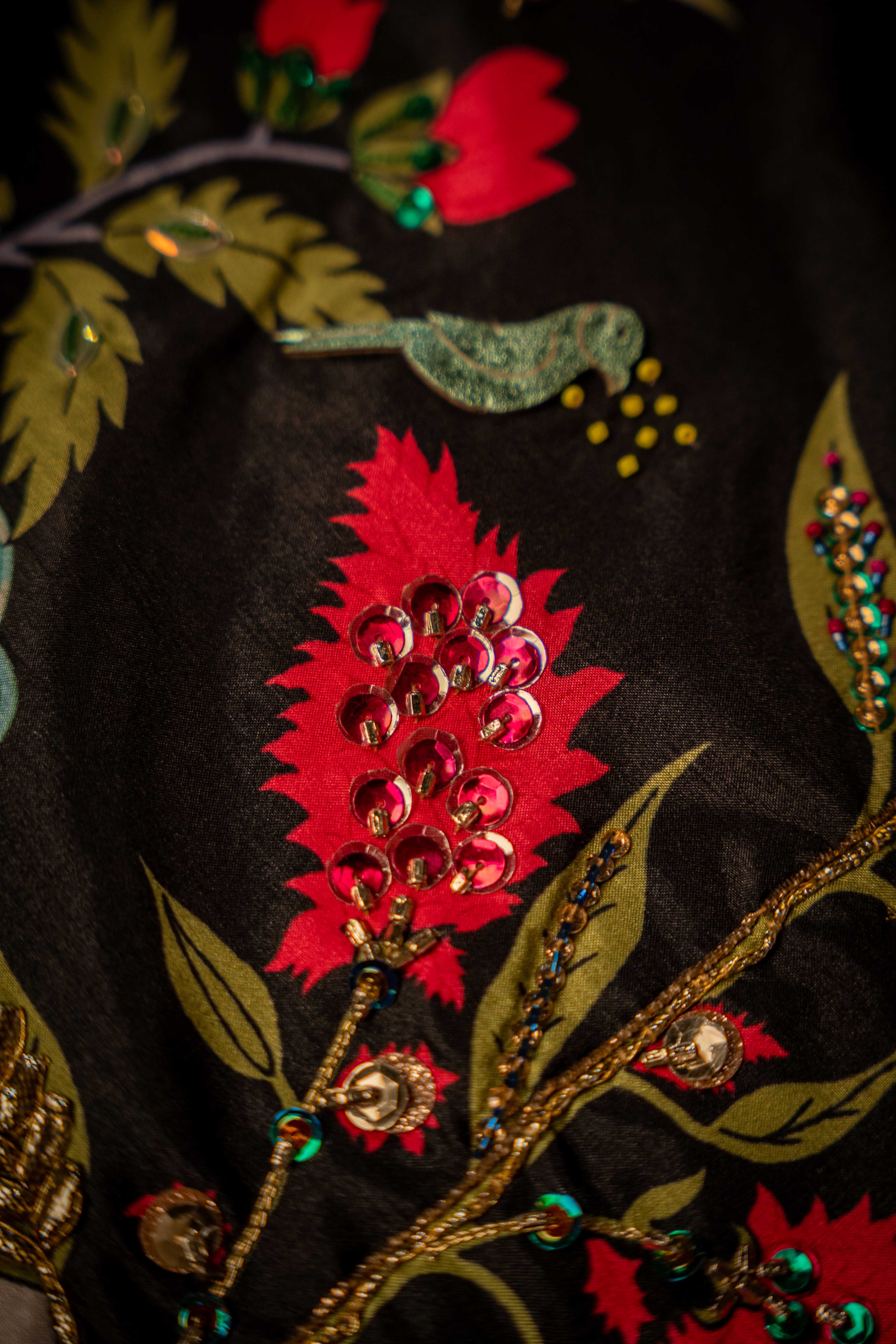 Vashah Chinaar Dupatta - Hand Embroidered Raw Silk Shawl - Shopping Karado