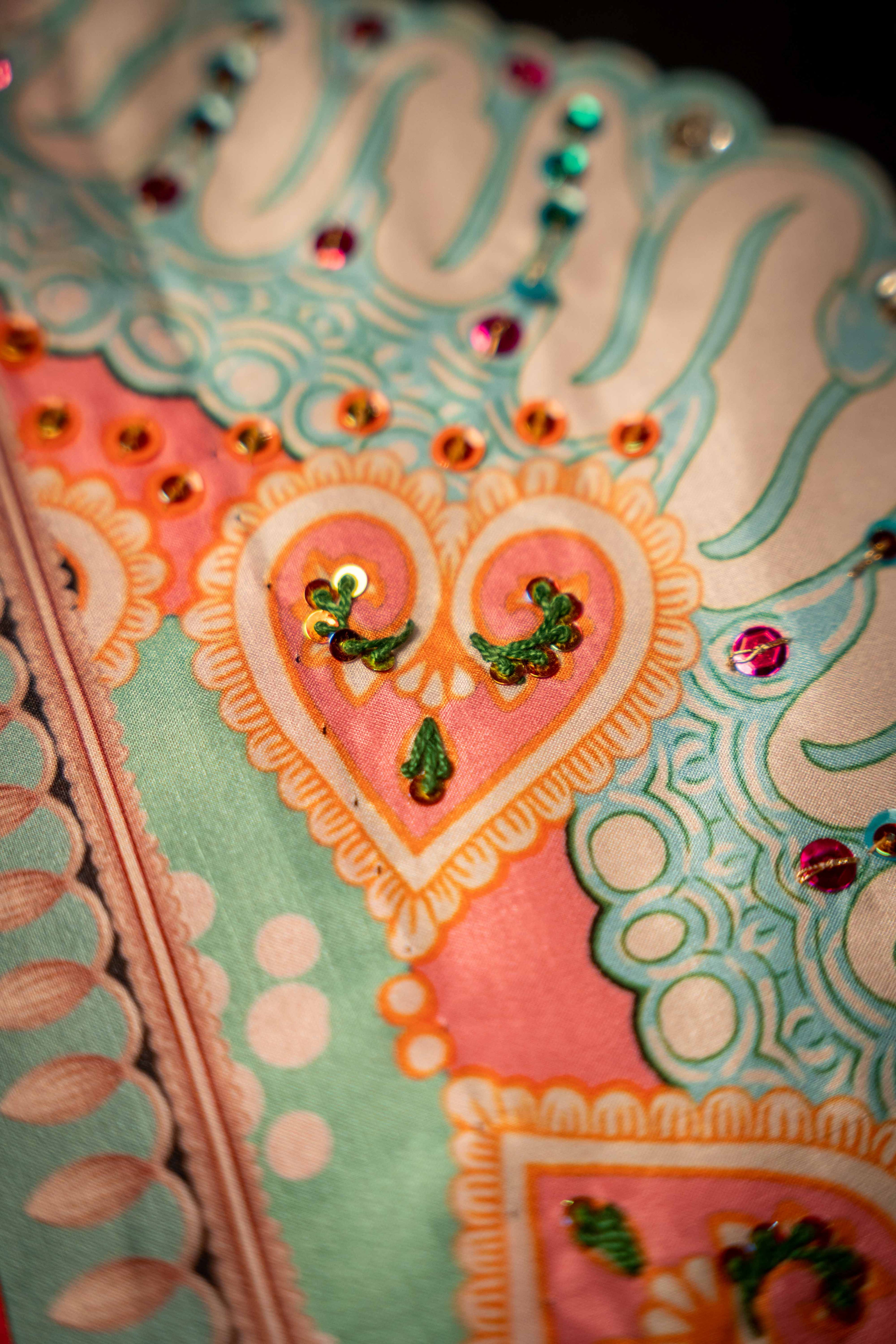 Chinaar Dupatta Detail View - Luxury Pakistani Shawl - shoppingkarado.com