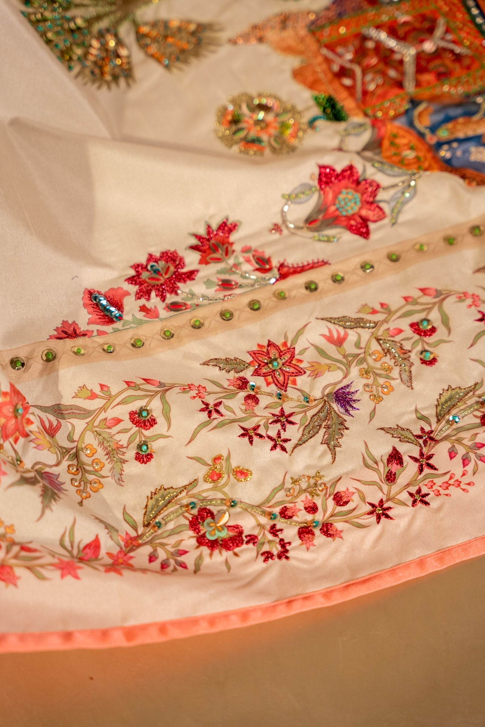 Lahore Fort Detail View - Luxury Pakistani Shawl - shoppingkarado.com