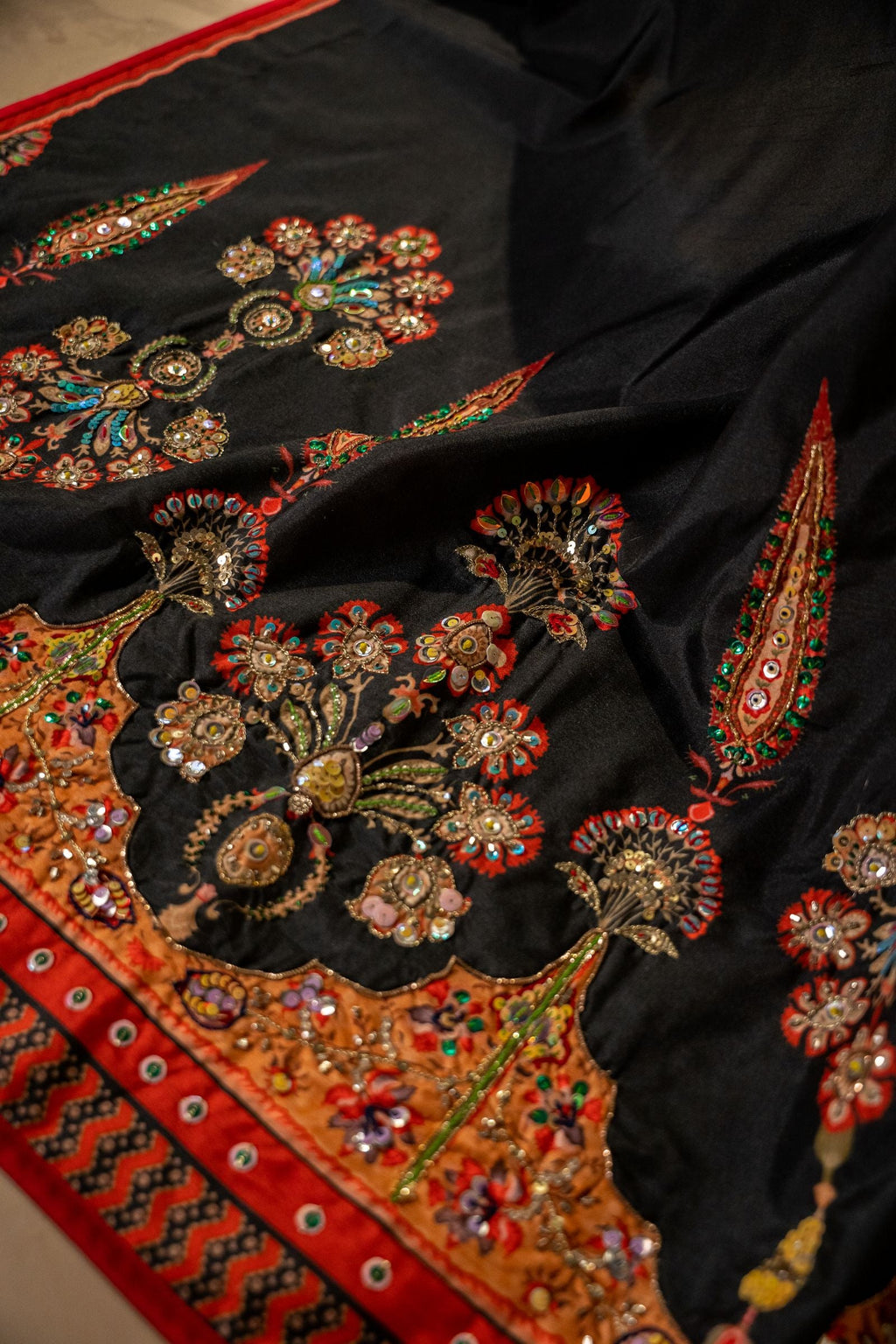 Gulistan Detail View - Luxury Pakistani Shawl - shoppingkarado.com