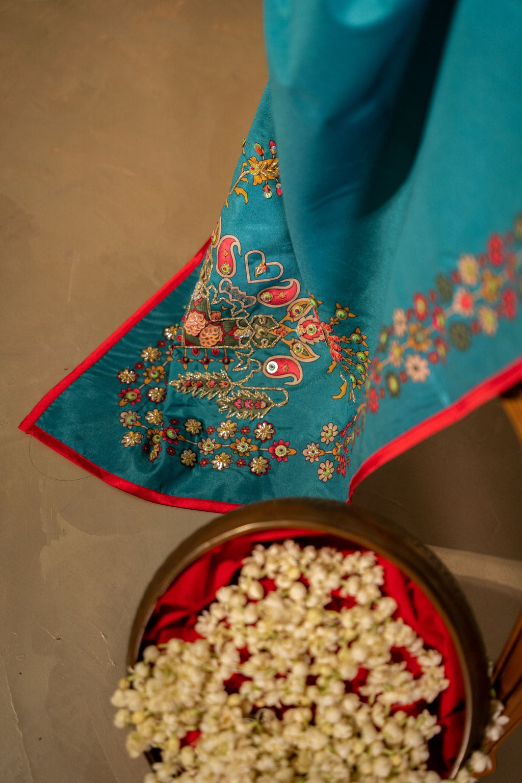 Jharna Shawl Detail View - Luxury Pakistani Shawl - shoppingkarado.com
