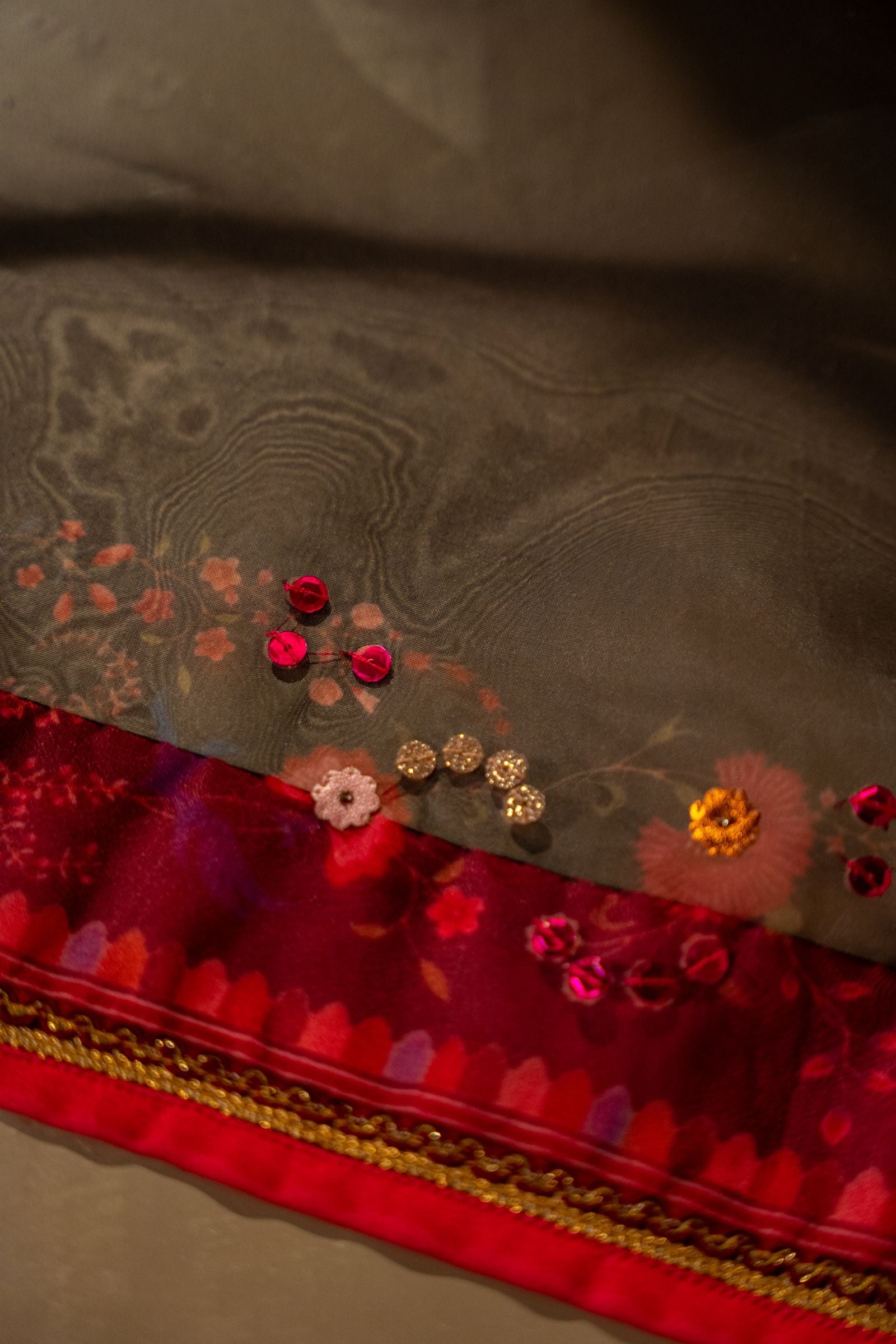 Raqs - Dupatta Detail View - Luxury Pakistani Shawl - shoppingkarado.com