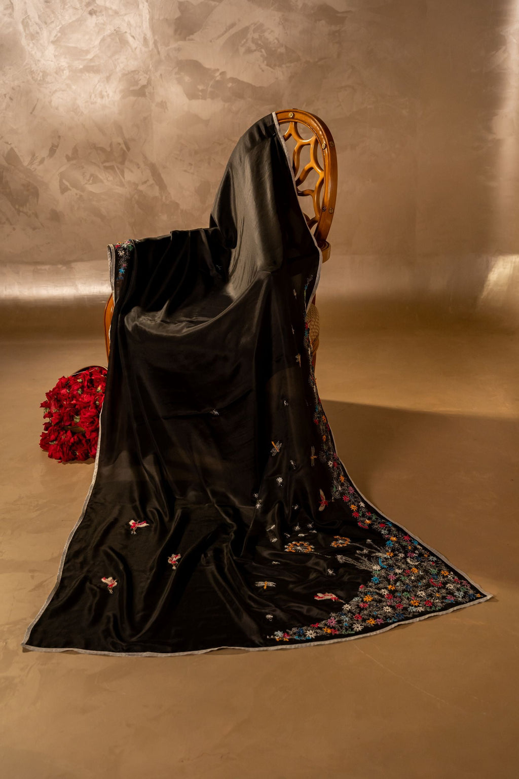 Black Dhanak - Handcrafted Silk Shawl by Vashah - Shopping Karado