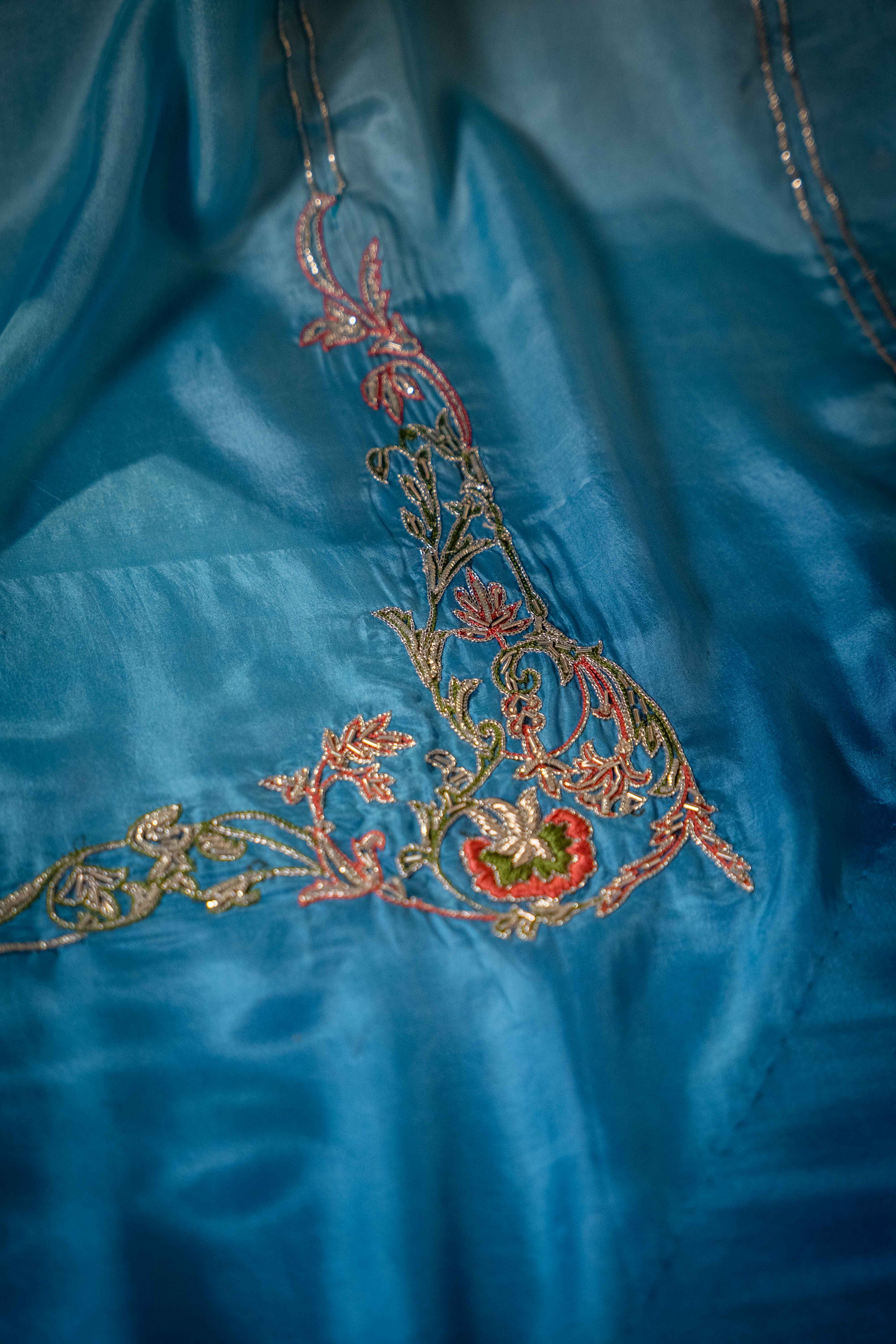 Aab-e-Barf Detail View - Luxury Pakistani Shawl - shoppingkarado.com